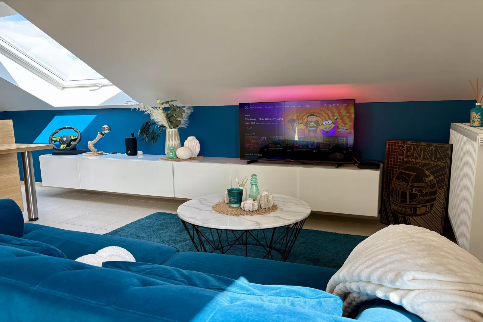 Pit & Lodge - Living room