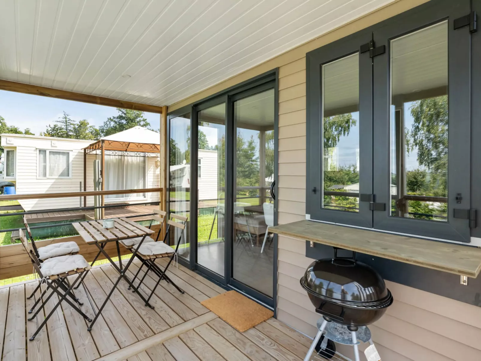 Camping Papillon Bouillon - Premium 137 - Outside