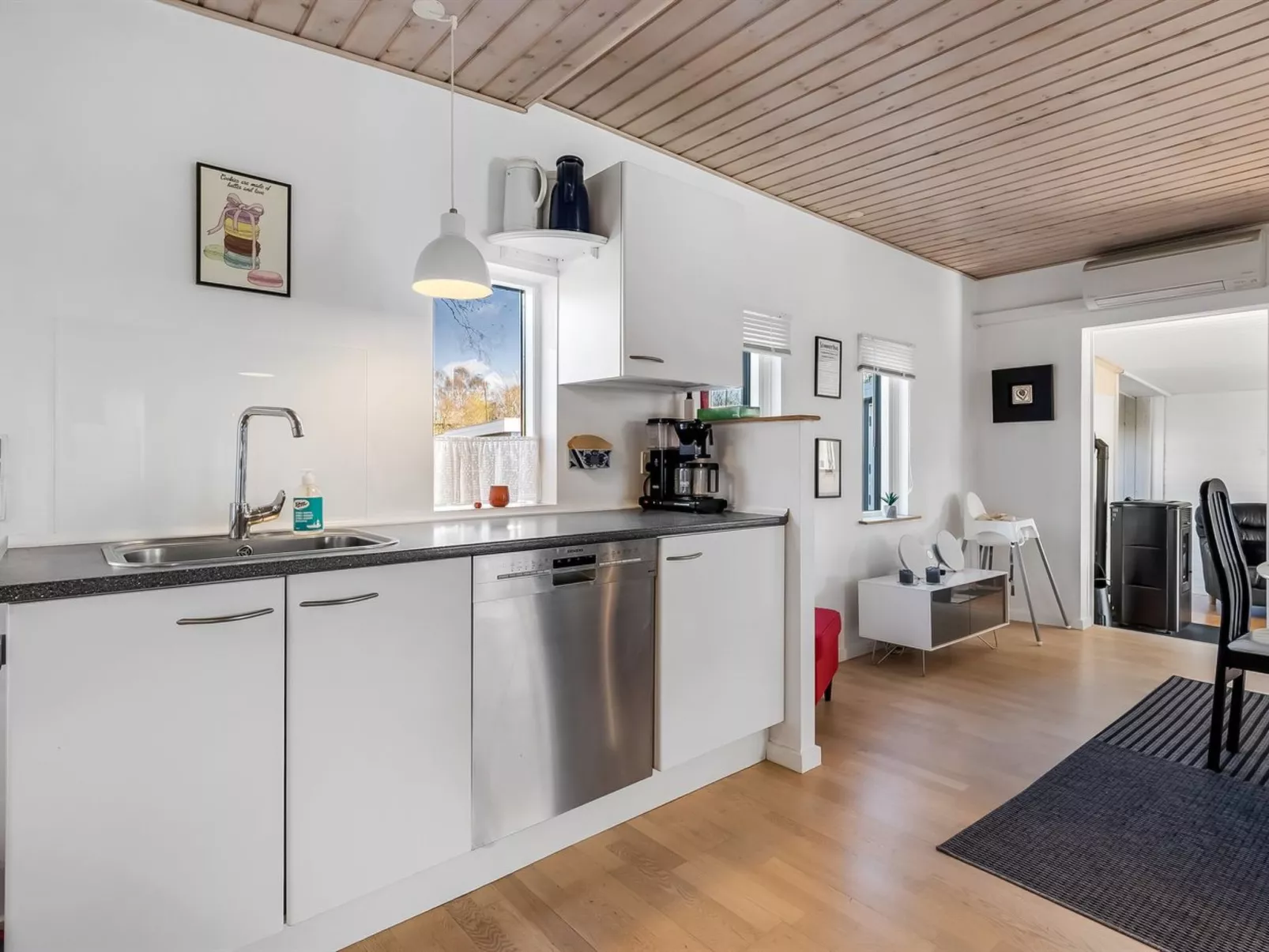 "Nisse" - 300m from the sea - Inside
