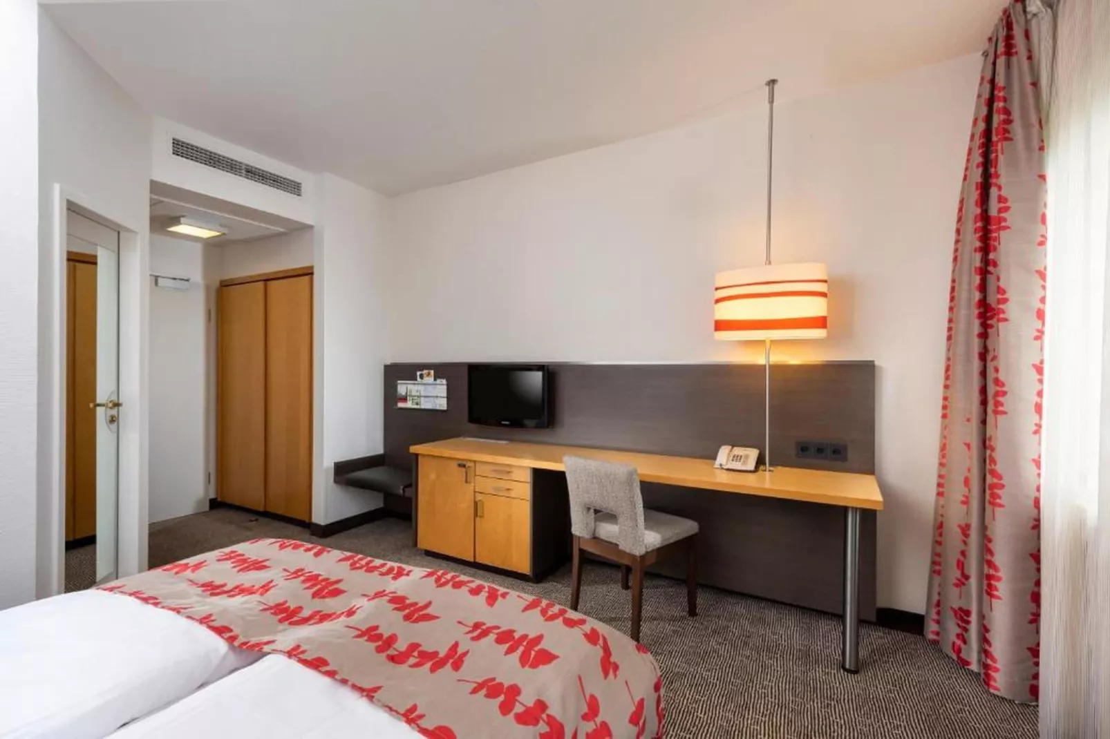 Holiday Inn Frankfurt Neu-Isenb - Standard Twin Room - Schlafzimmer