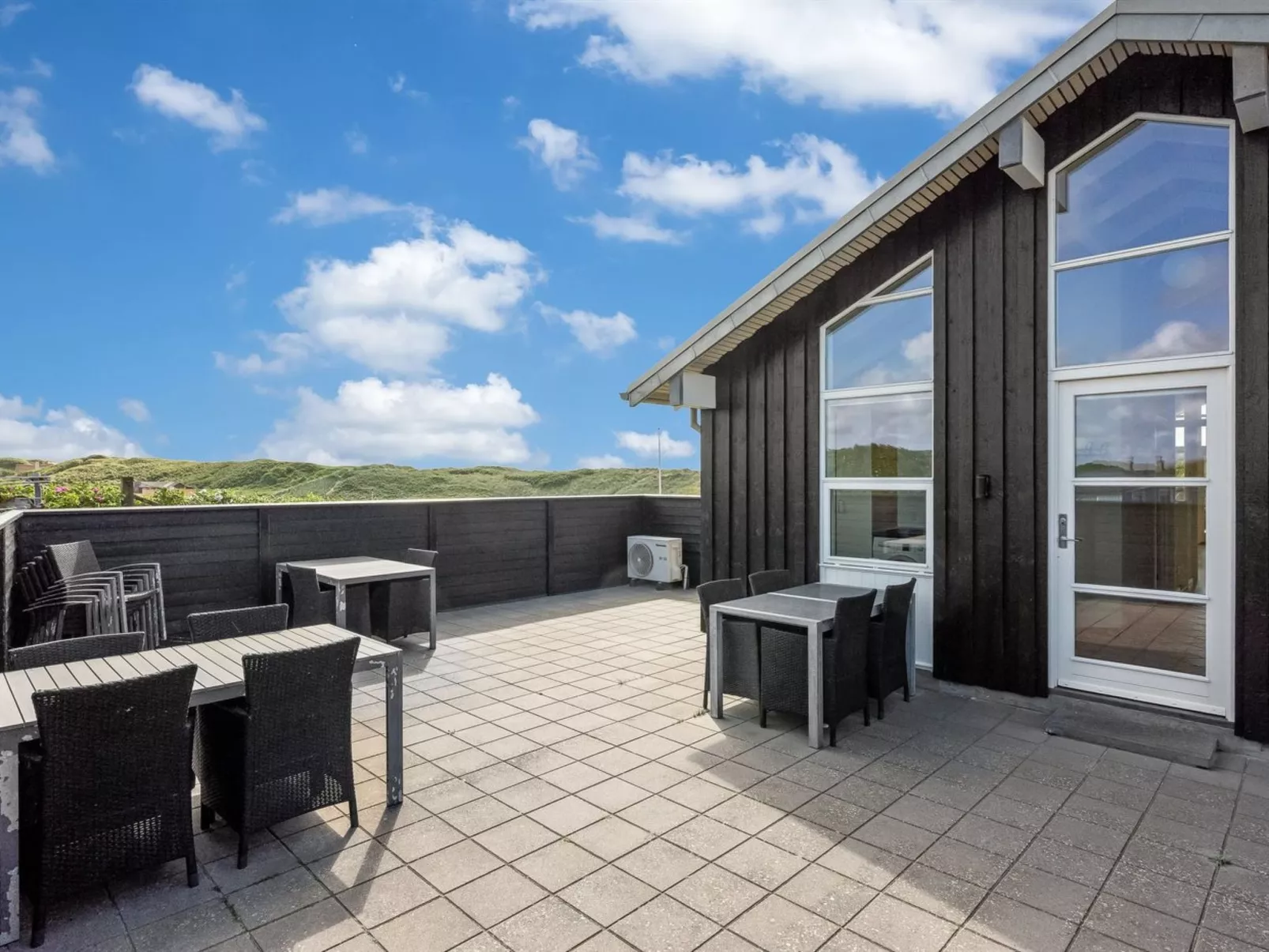 "Tume" - 250m from the sea - Outside