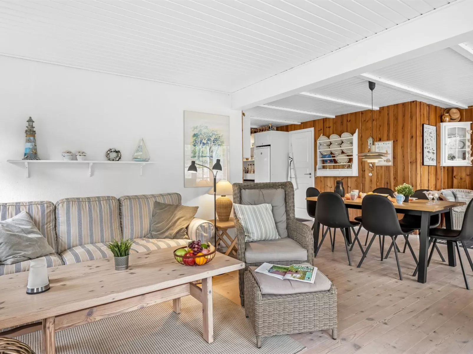 "Dines" - 1km from the sea - Dedans