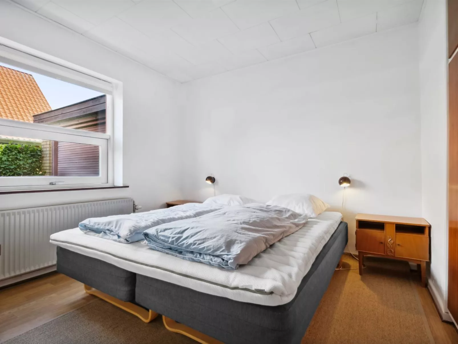 "Magh" - 9.8km from the sea - Inside