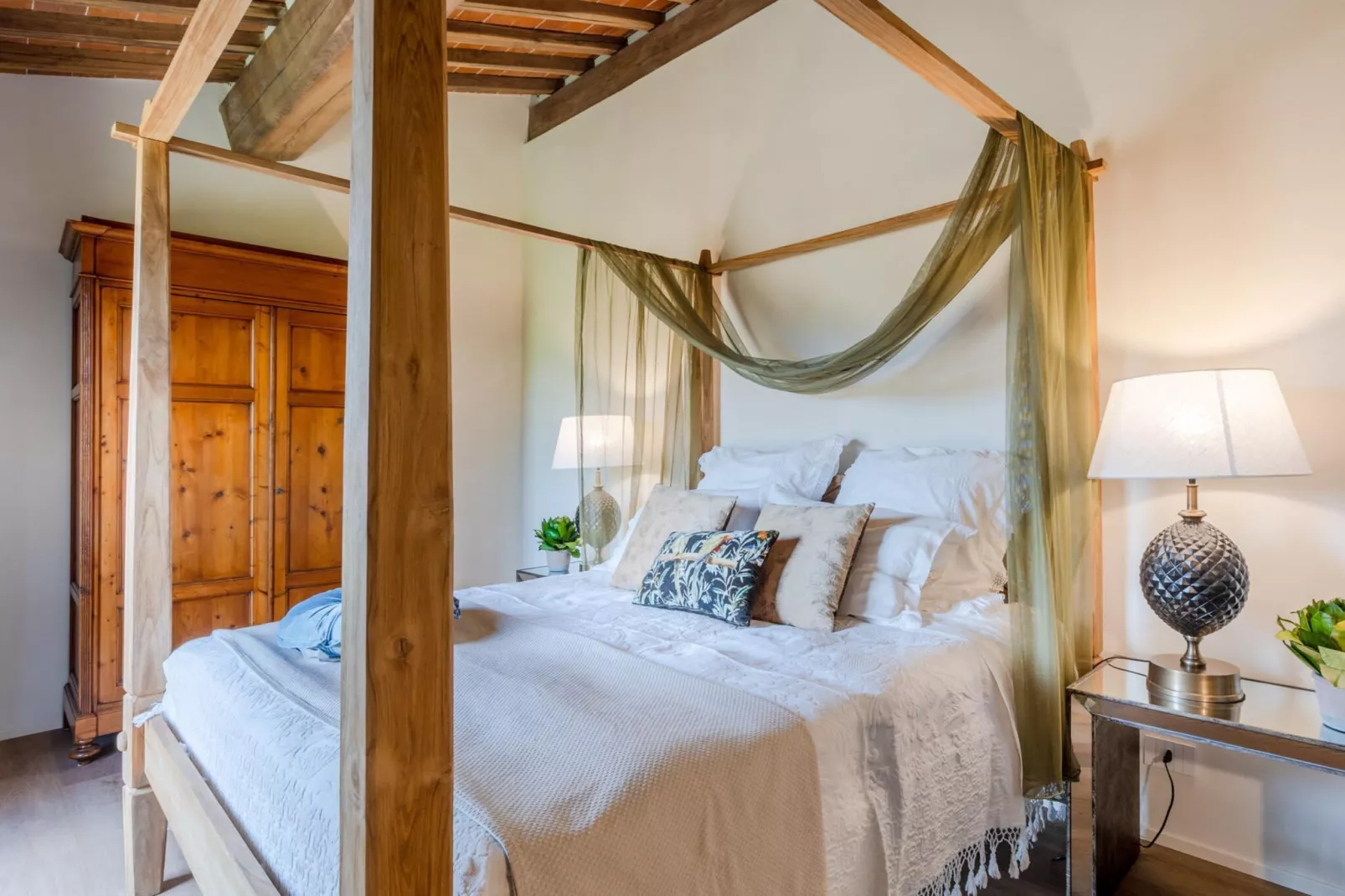 Il Conte Farmhouse Retreat - Bedroom