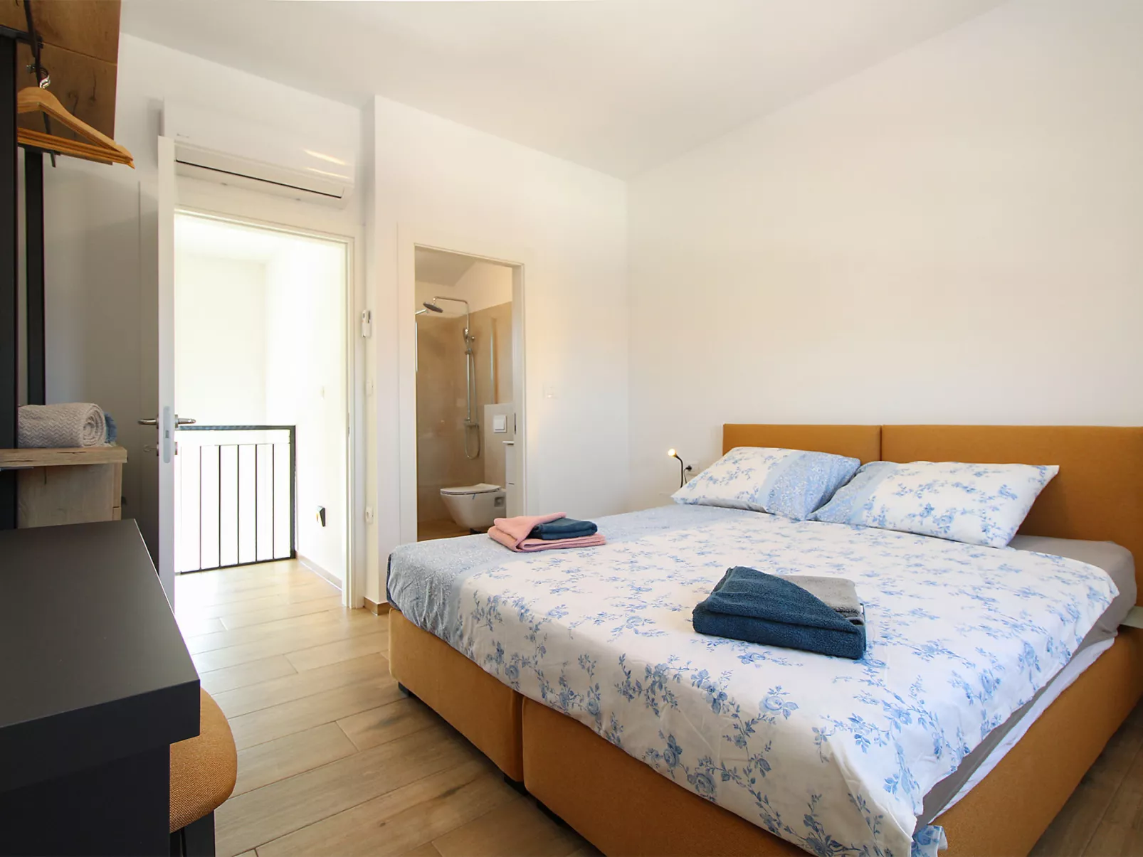 House 2351 - Dedans