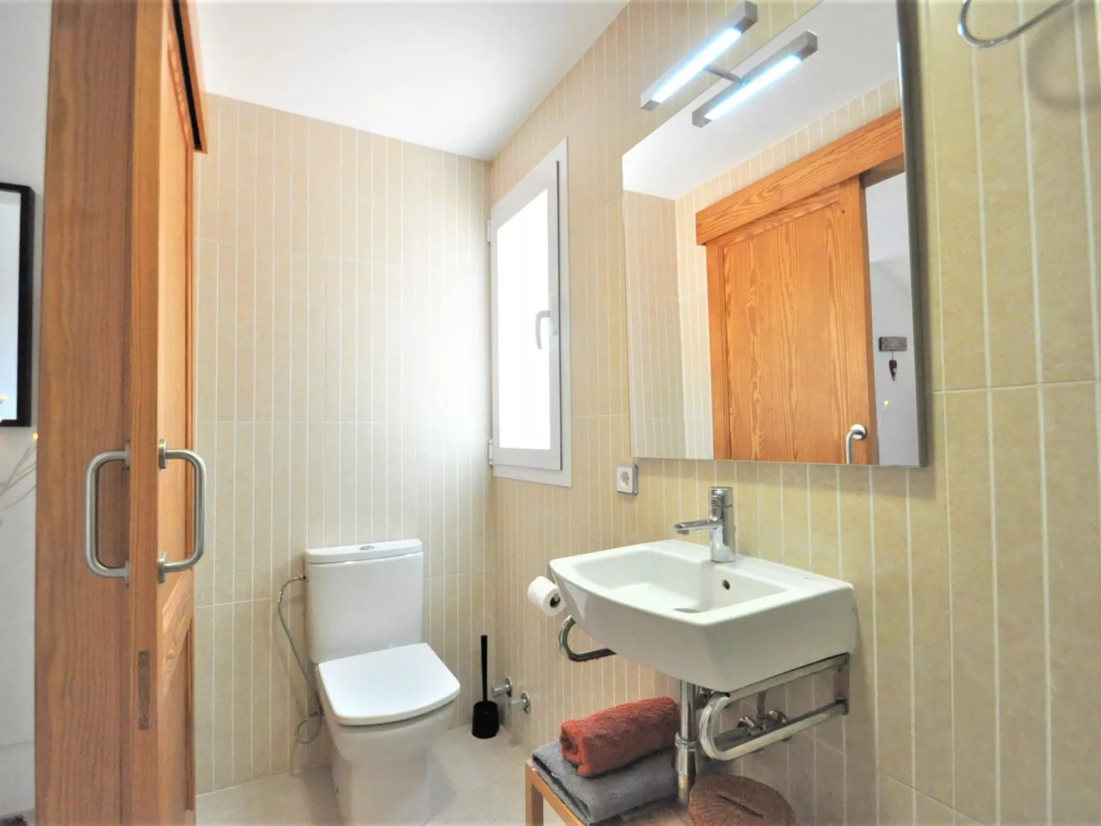 Preciosa villa con vistas al mar, piscina privada, aire acondicionado y wifi id - Drinnen