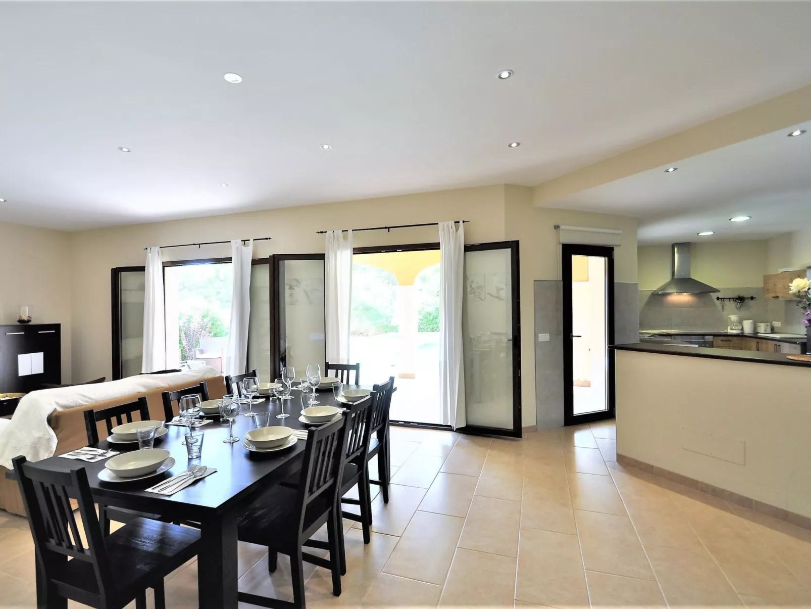 VILLA MONICA en barrio residencial de Cala Pi para 6 personas con piscina priva - Drinnen