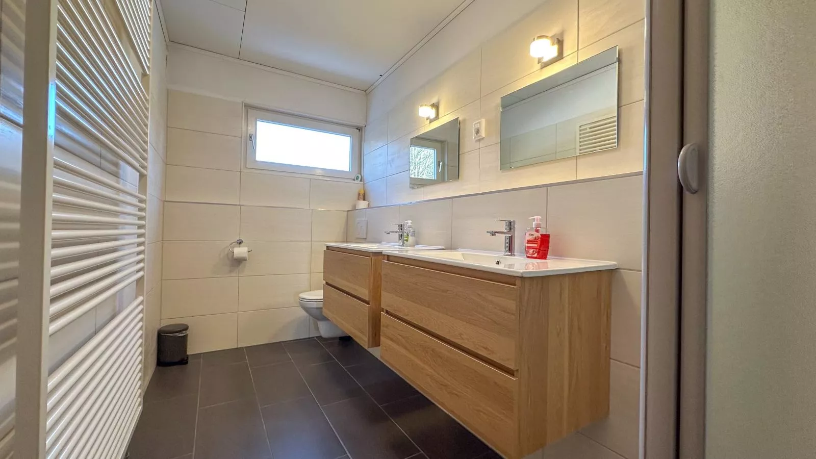 Hanneke - Bathroom