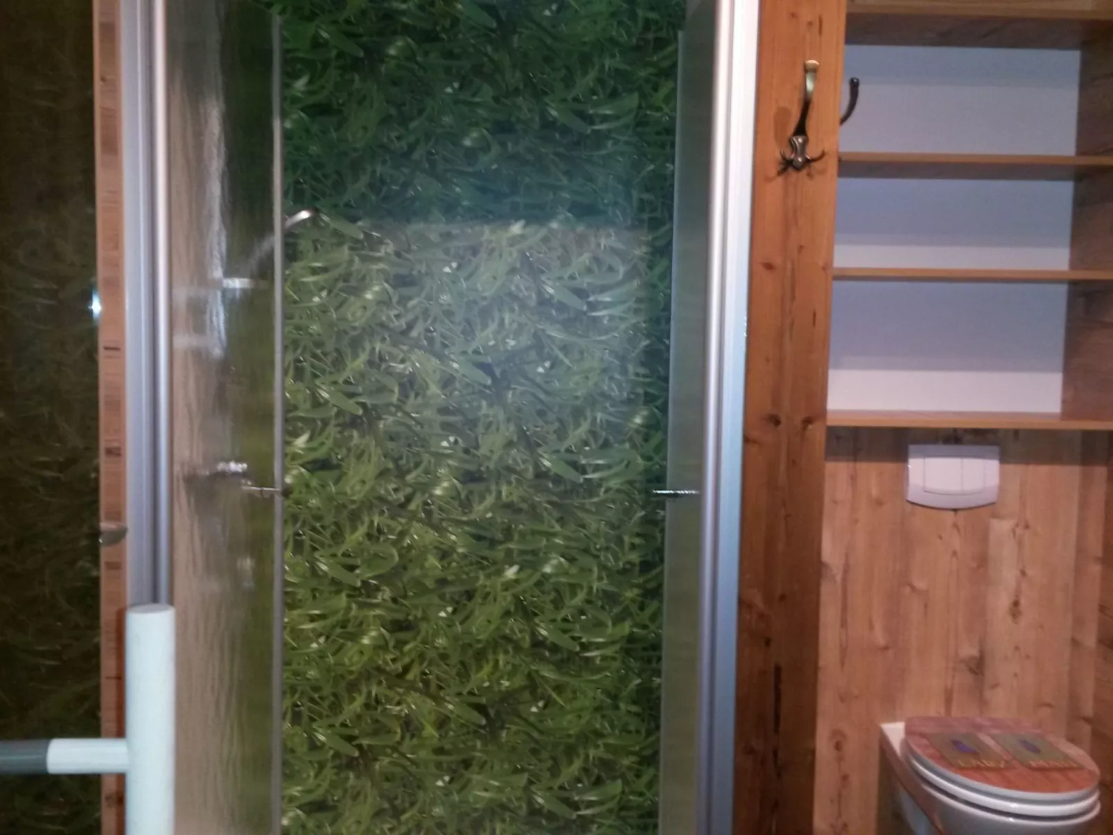 Gemütliche Bergehütte für acht Personen mit Outdoor-Badefass und Sauna - Inside