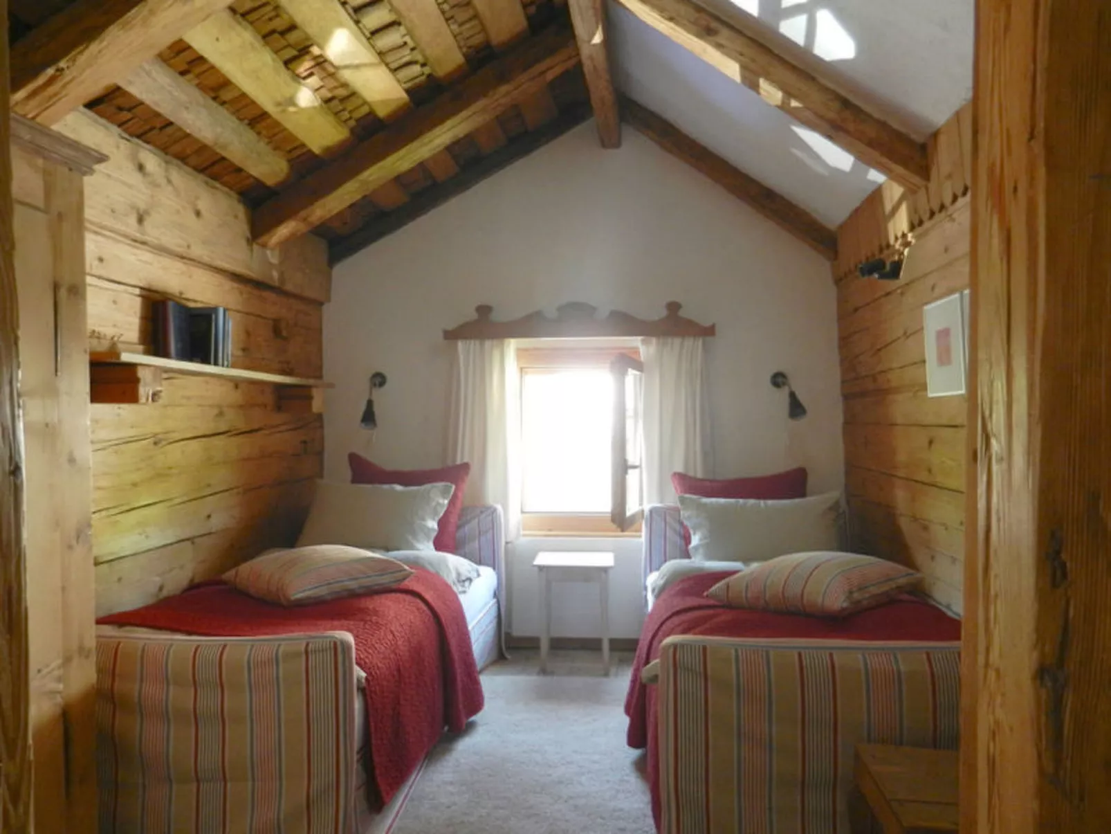 Altes Pfarrhaus, Surcasti, (Surcasti). - Drinnen