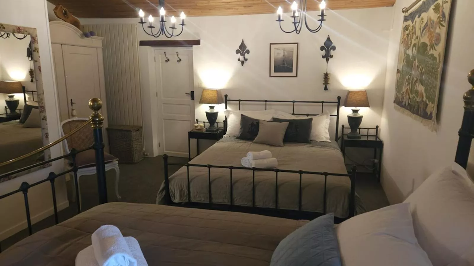 Le Bonheur - Bedroom