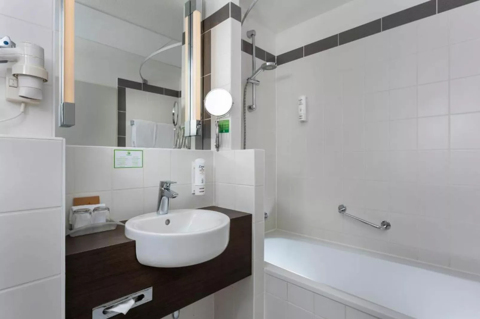 Holiday Inn Frankfurt Neu-Isenb - Standard Double Room - Badezimmer