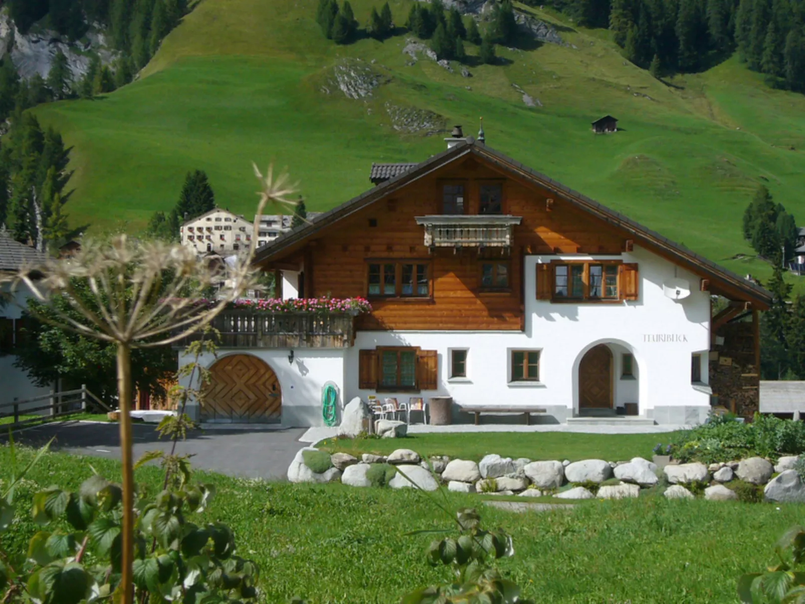 Ferienwohnungen Teuriblick A&B, (Splügen). - Draußen