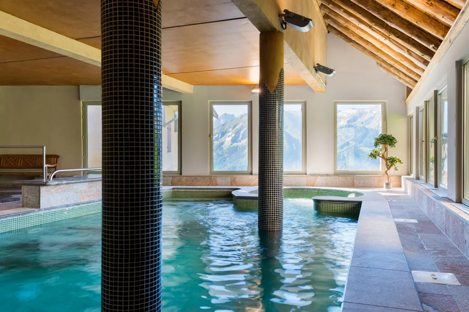 Les Chalets de l'Adet One alcove bedroom for six OTA - Piscine
