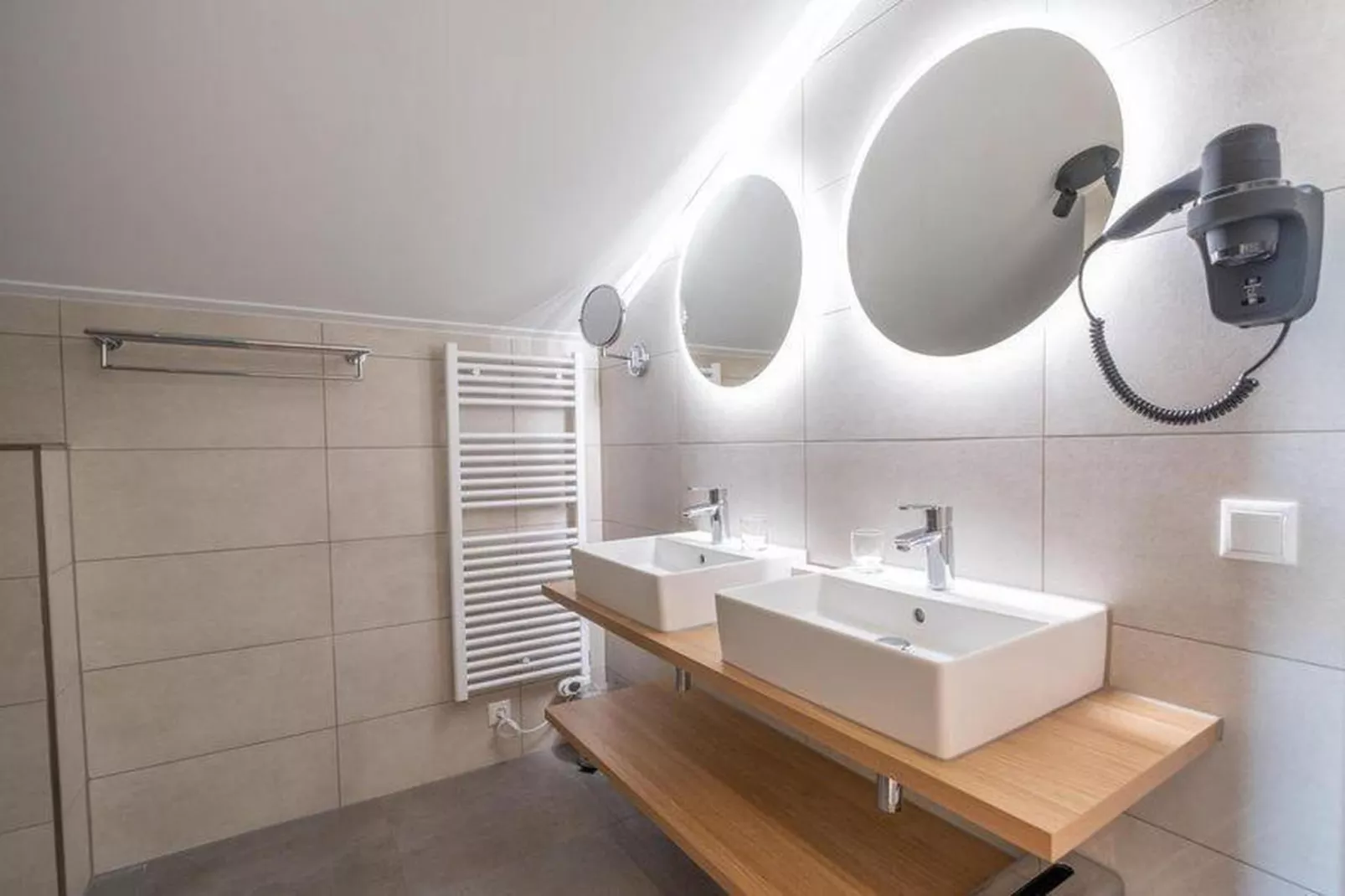 Luxury Beach Apartment | 8 Pers. - Badezimmer