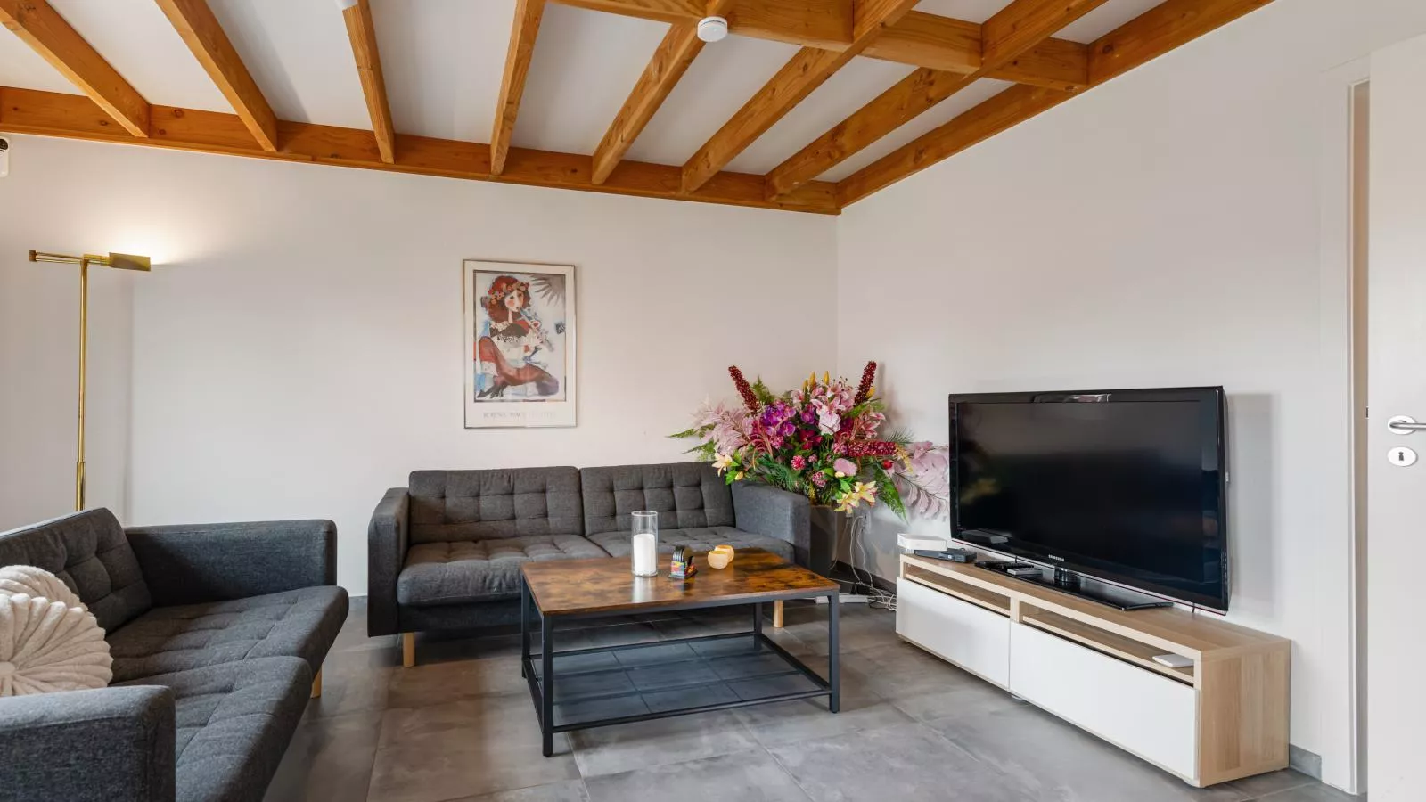Westhinder I H91 - Living room