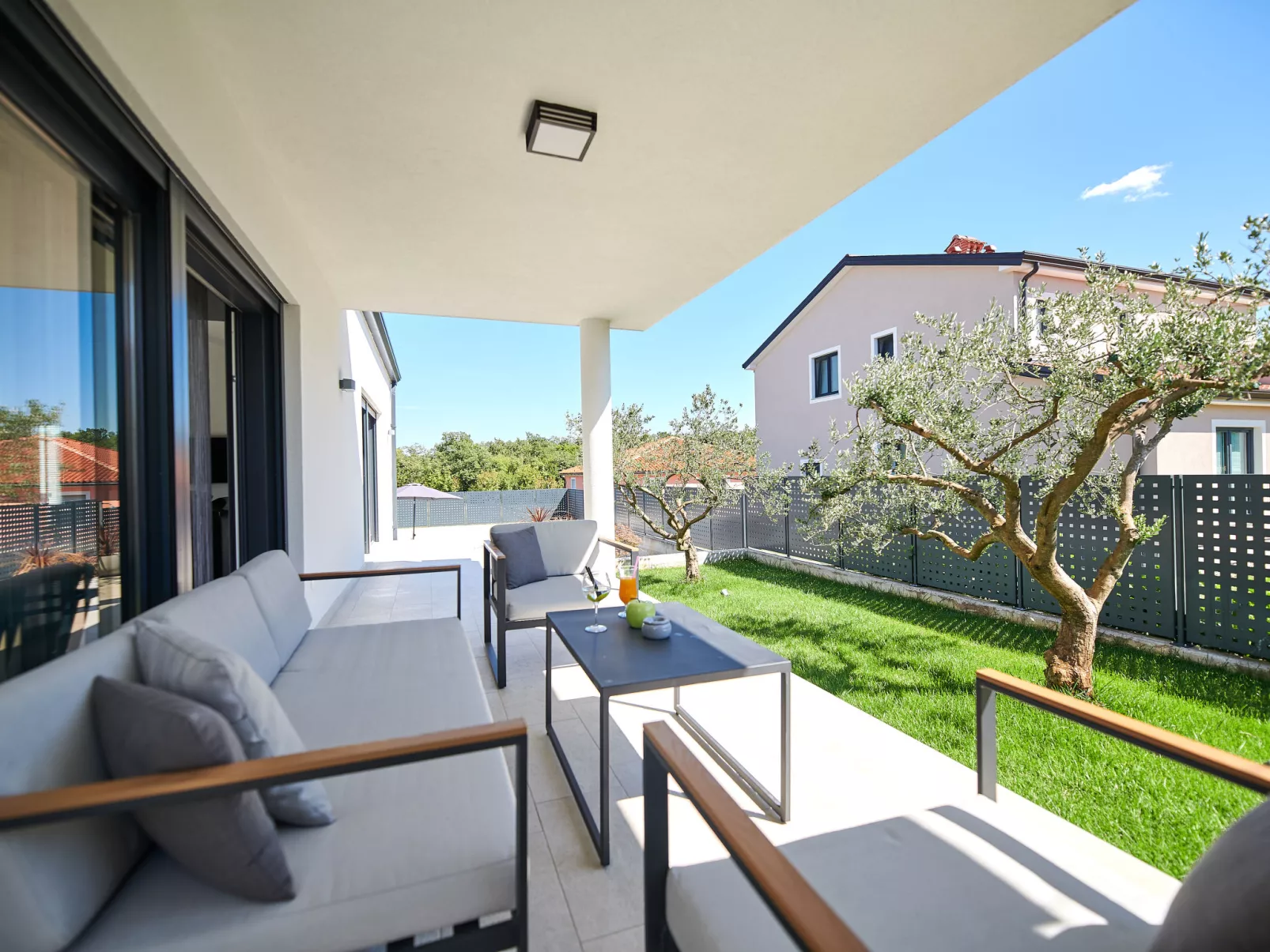 Villa Dolcea - Drinnen