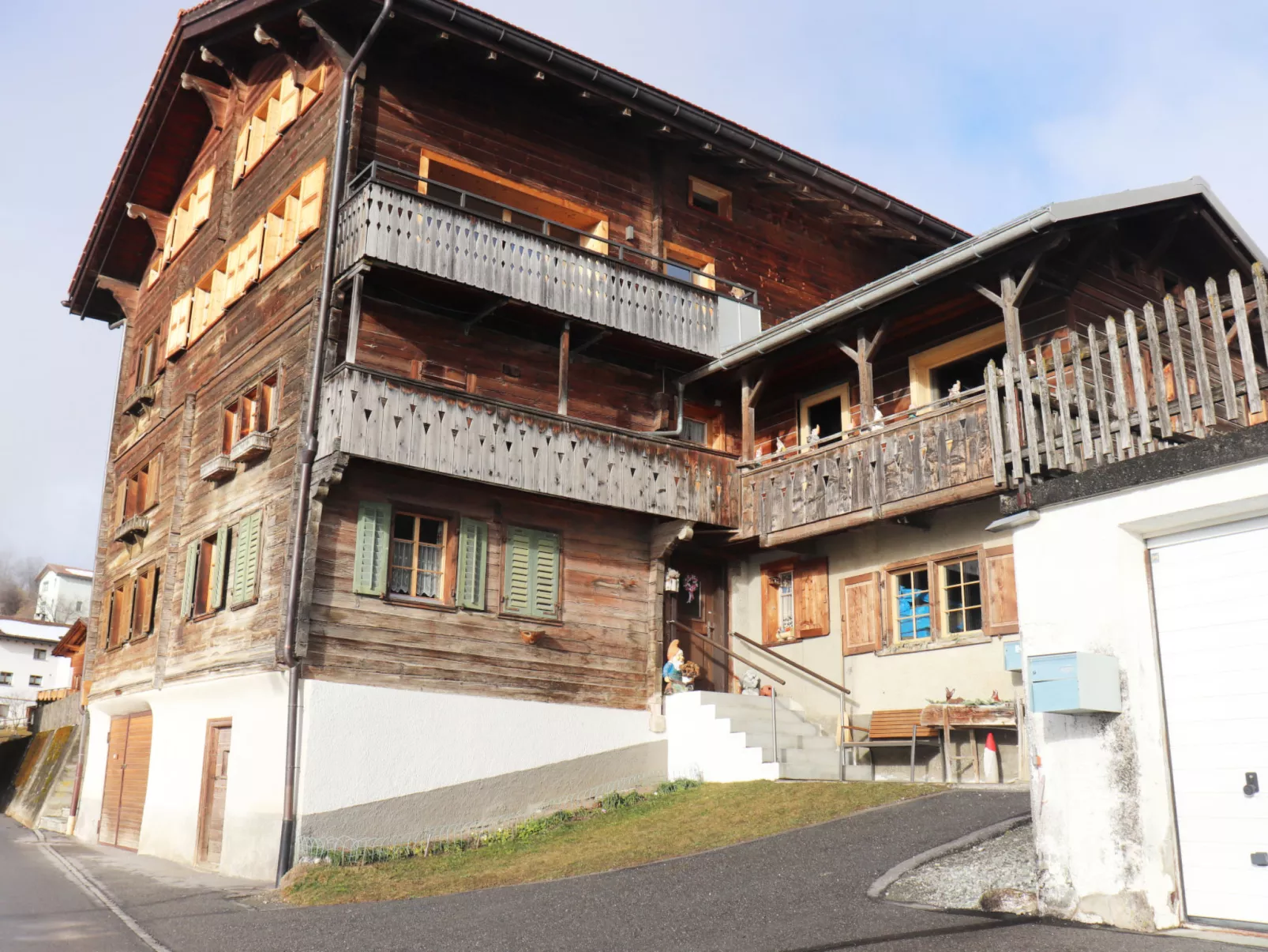Casa Igniv, Andiast, (Andiast). - Draußen