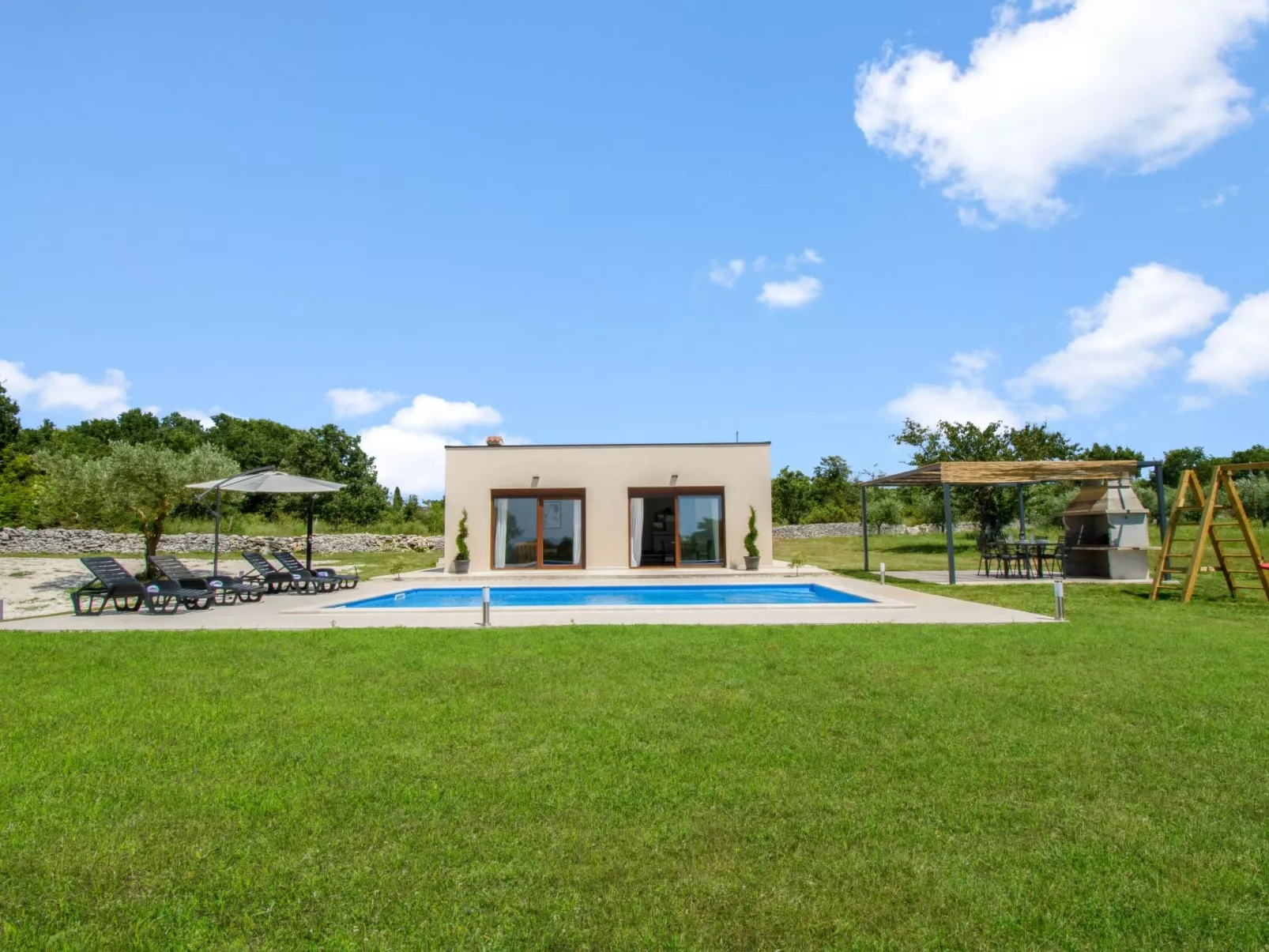 Villa Deni - Draußen