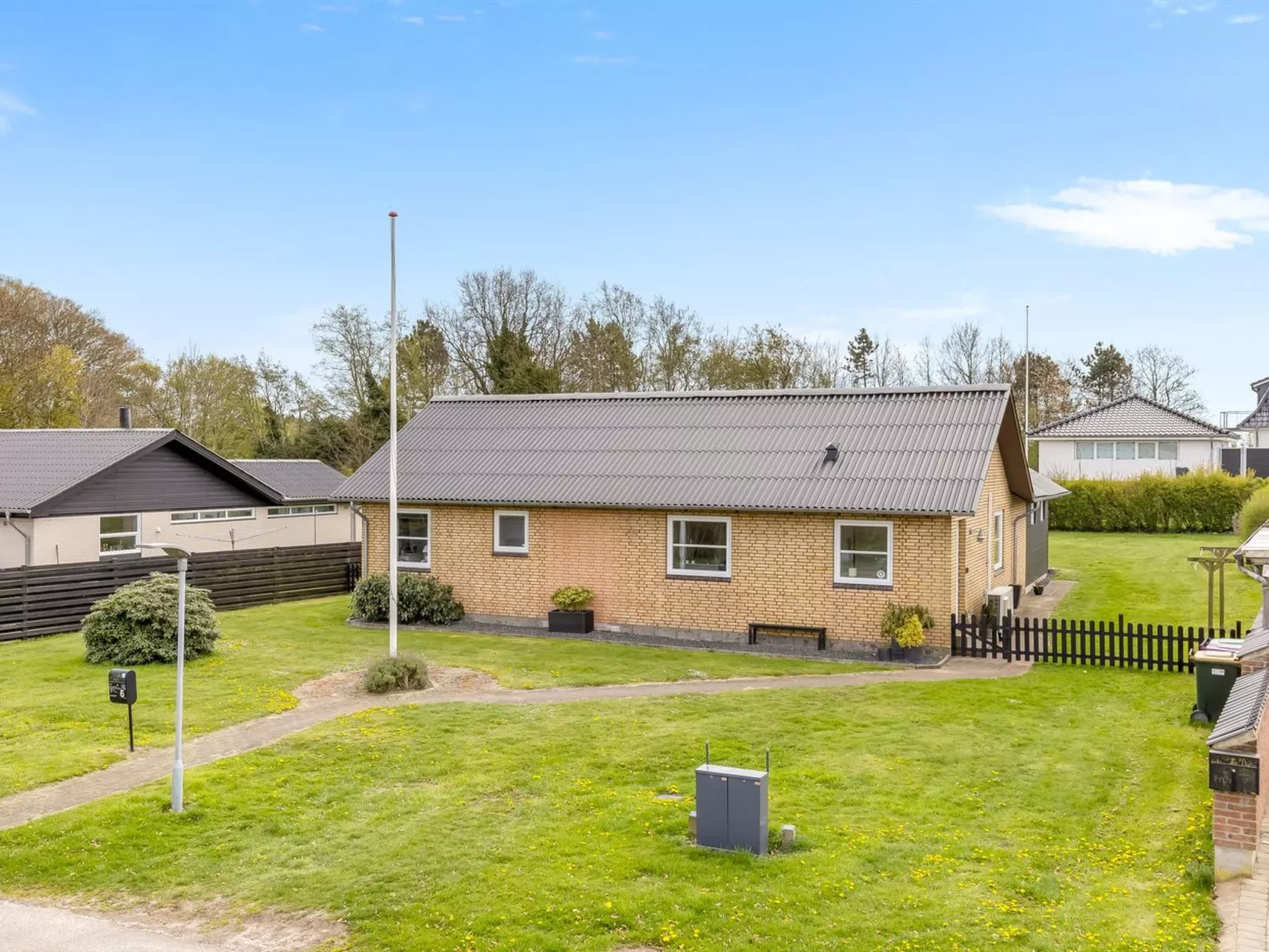 "Aina" - 20km from the sea - Draußen