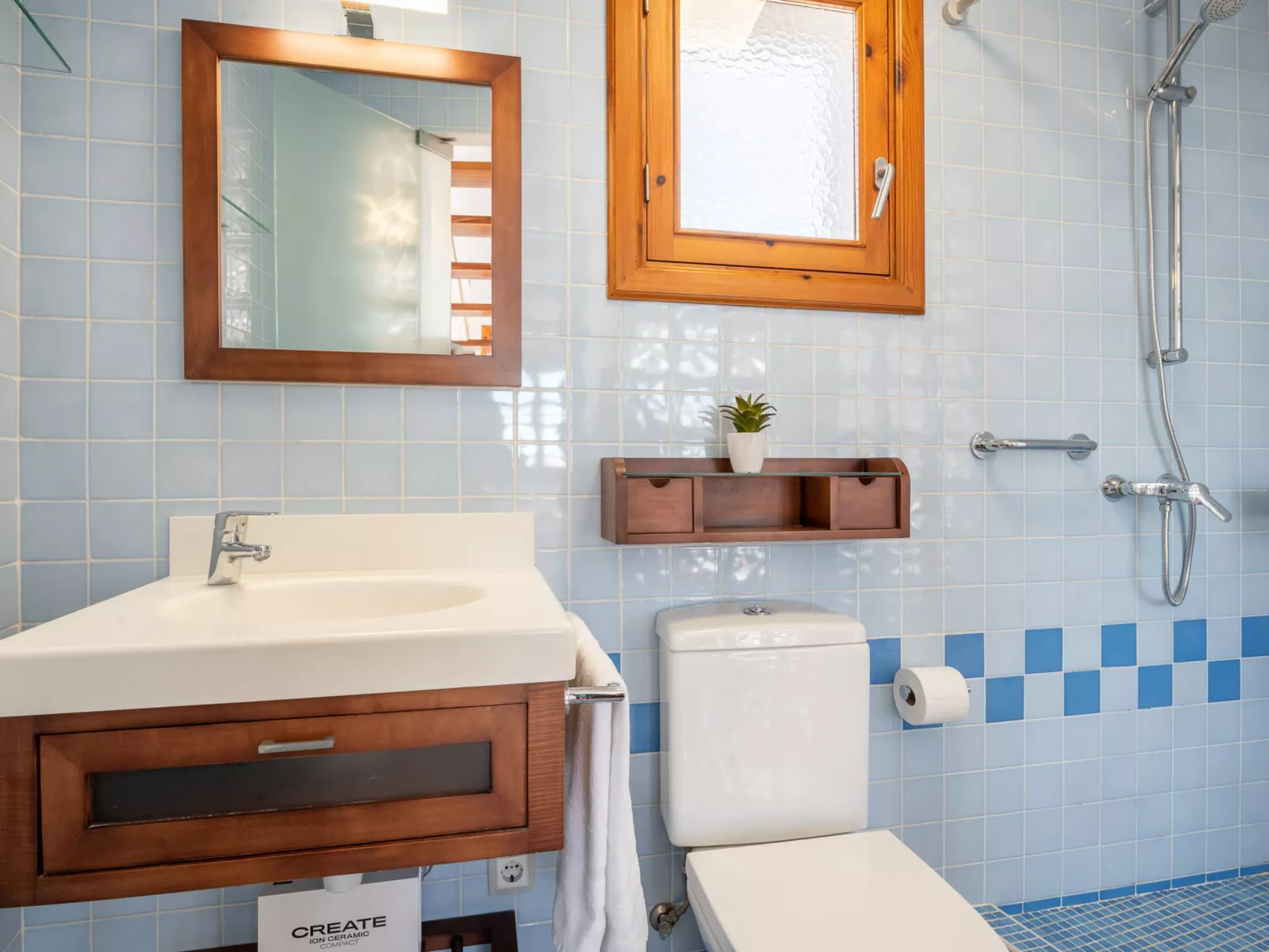 MOLI 37 HOUSE - PORT VIEW TERRACE - Dedans