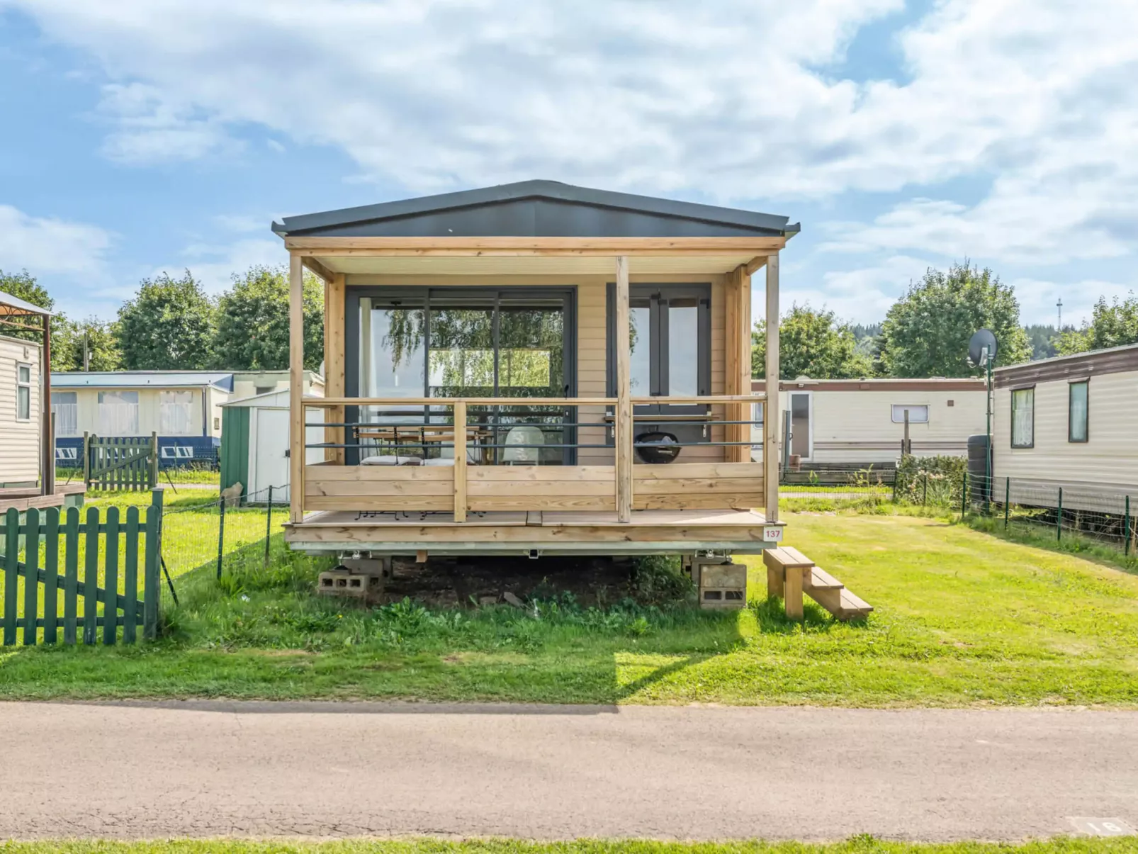 Camping Papillon Bouillon - Premium 137 - Outside