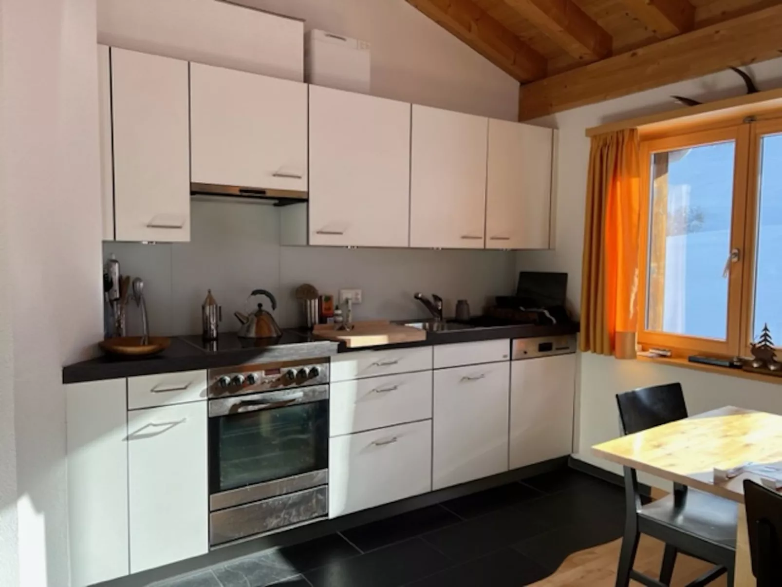 Frienwohnung Alpatli, Obersaxen-Miraniga, (Obersaxen). - Inside