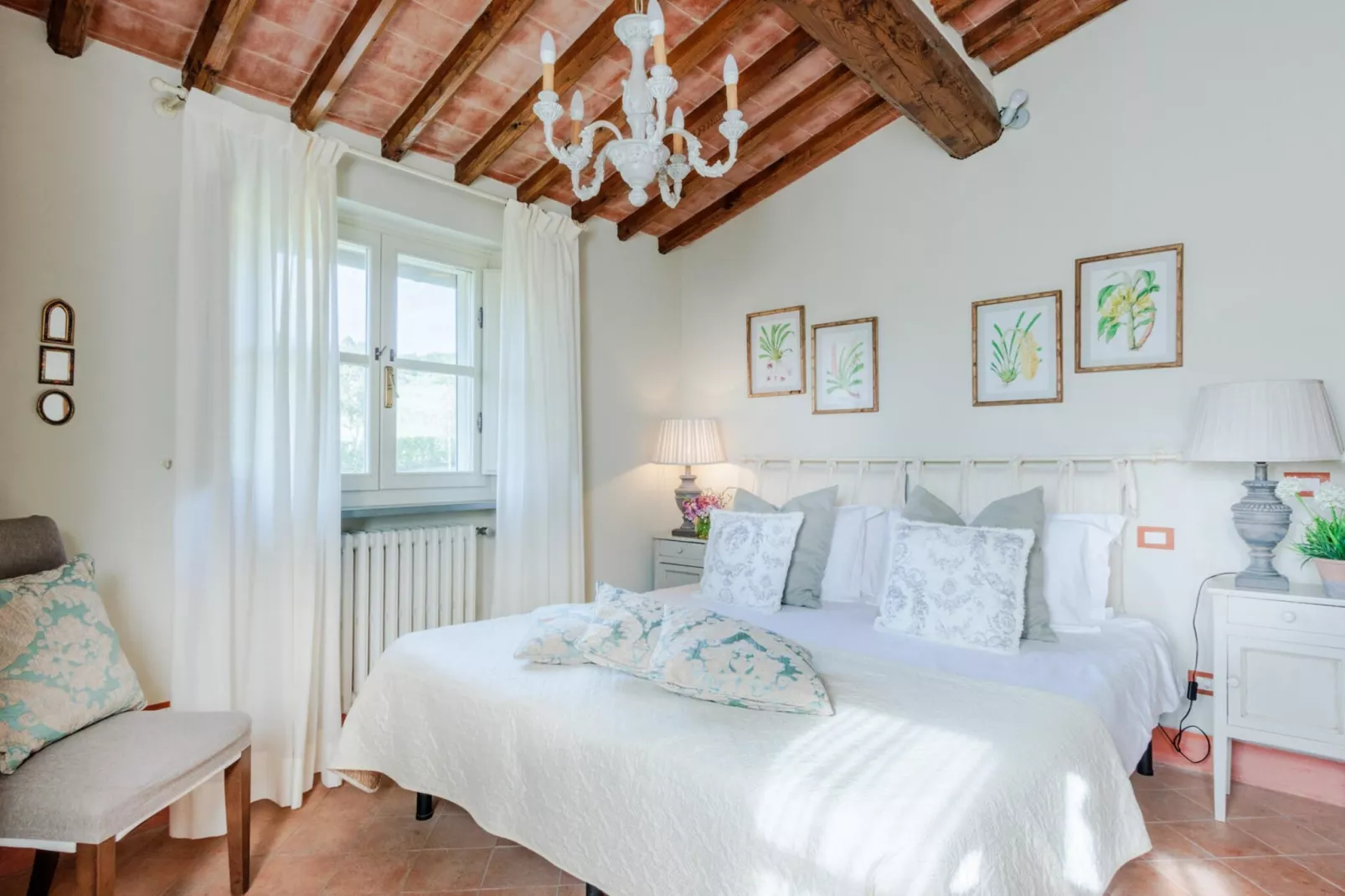 Pietro Farmhouse Apartment in Wine Resort in Lucca - Bedroom