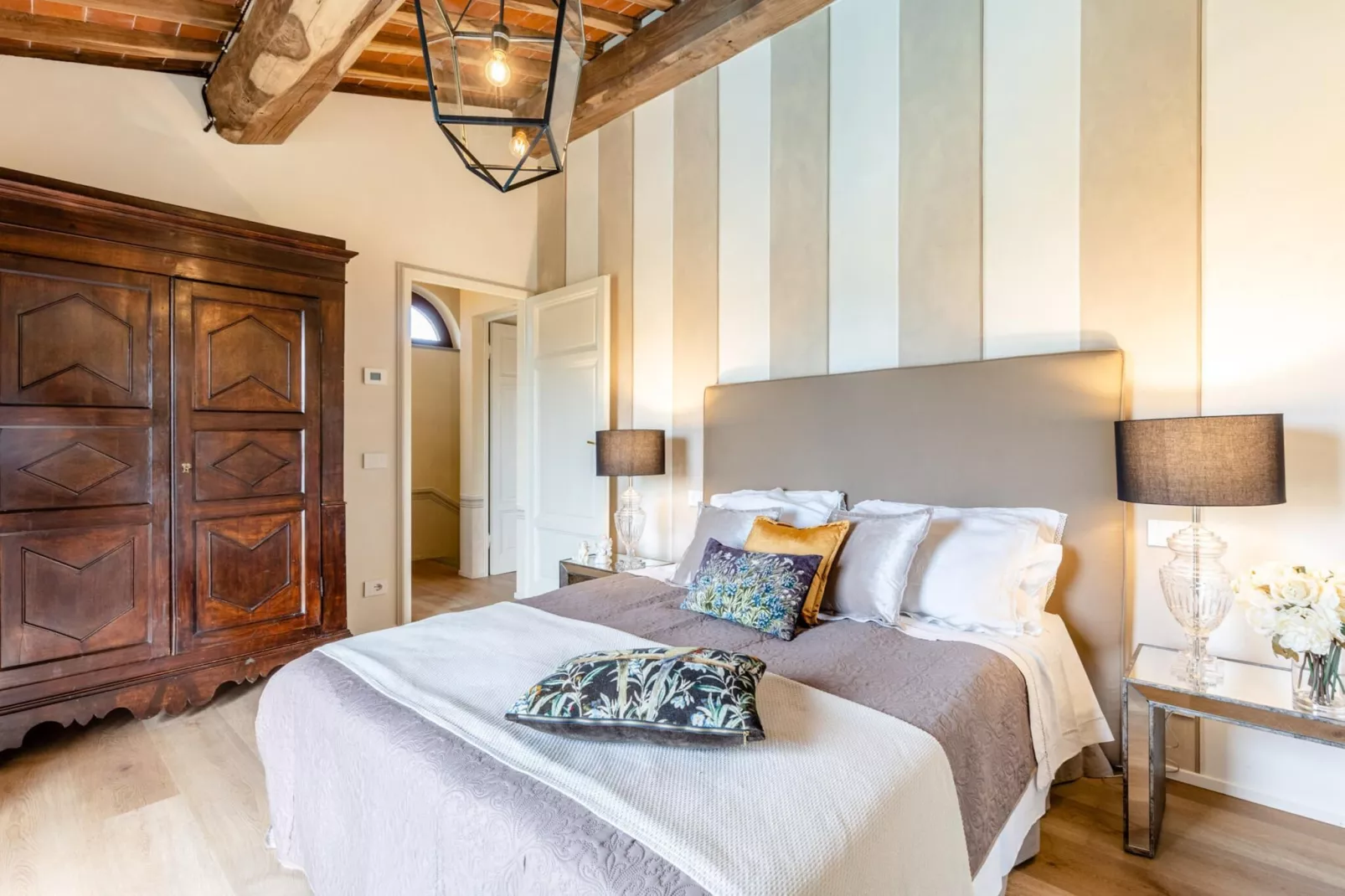 Il Conte Farmhouse Retreat - Bedroom