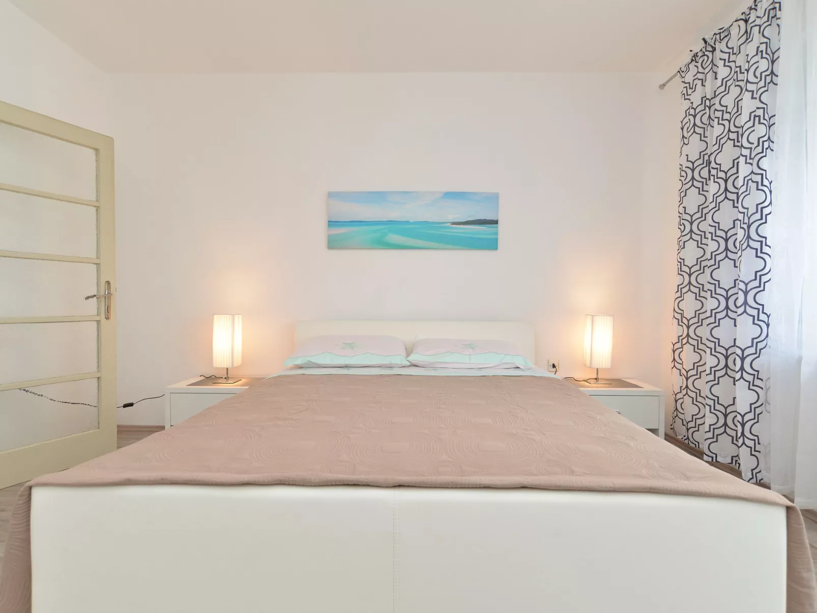 Apartment 1601 - Inside