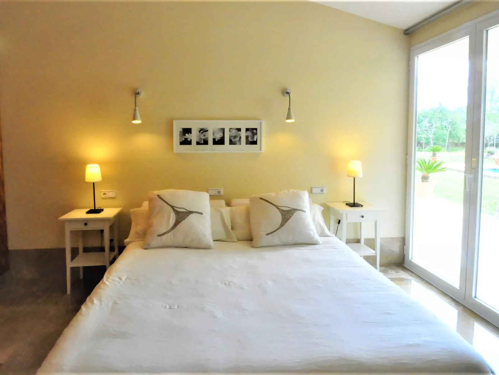 Villa con piscina y pista de tenis privada ideal para familias.  - WiFi Gratis - Inside