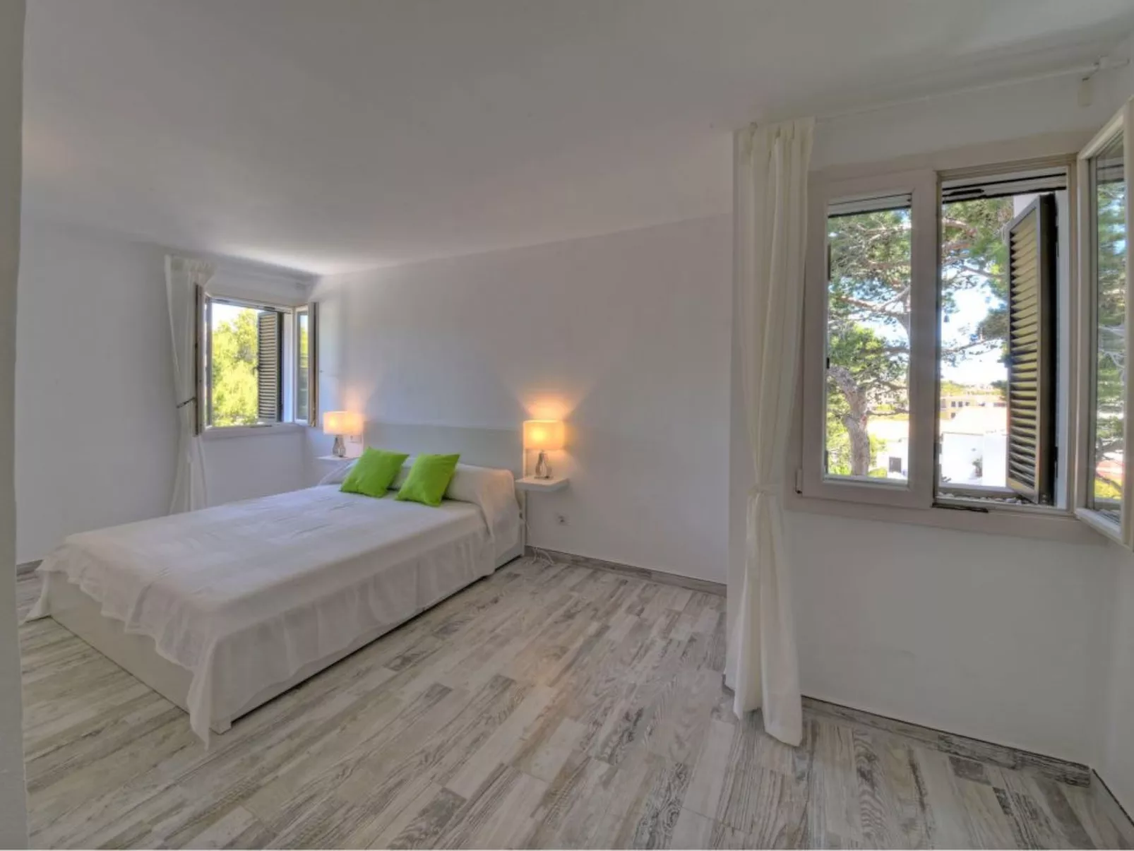 Modernes helles 3-Schlafzimmer Apartment mit Klimaanlage, 2017 komplett neu ren - Drinnen