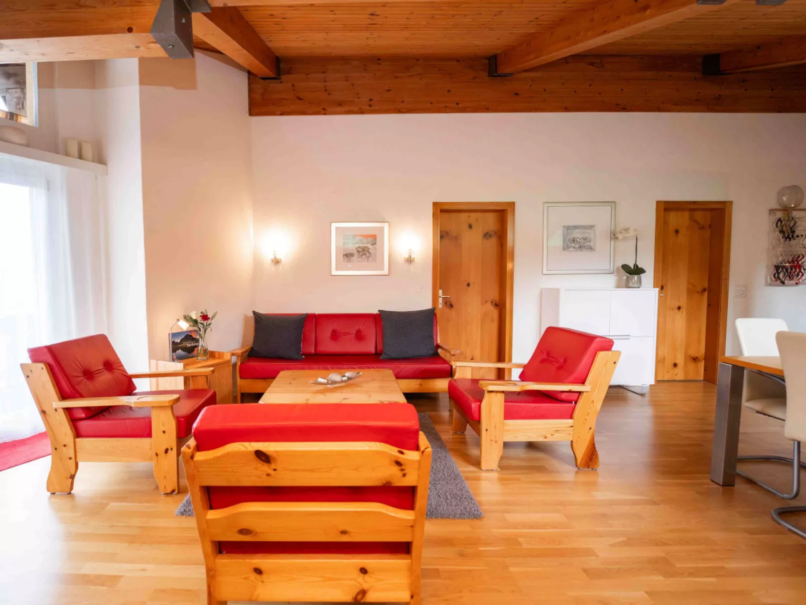 Arnika Attika, Obersaxen Affeier, (Obersaxen Affeier). - Inside