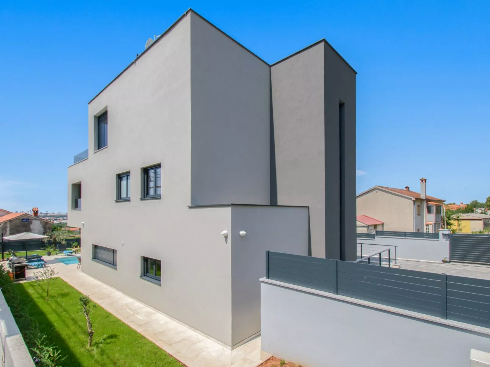 Villa Sabina - Draußen