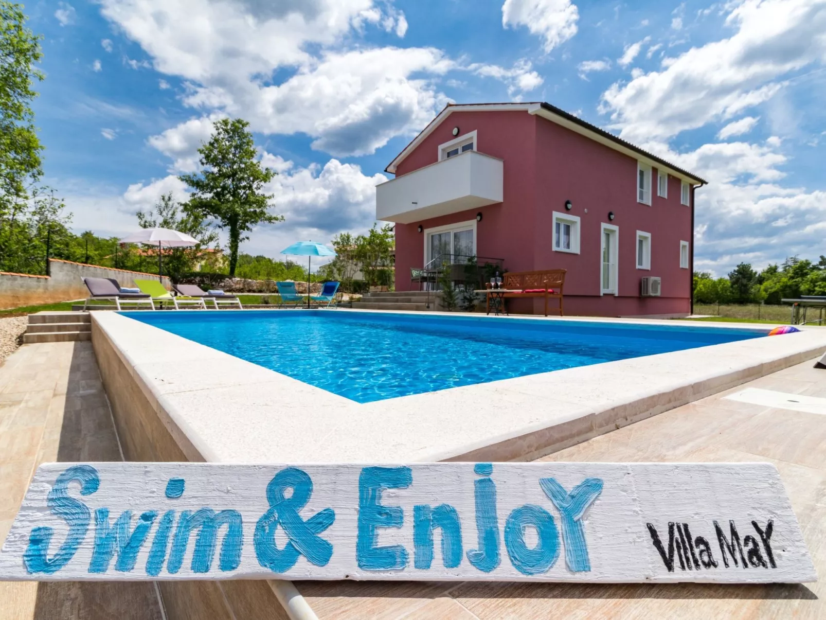 Villa May - Outside