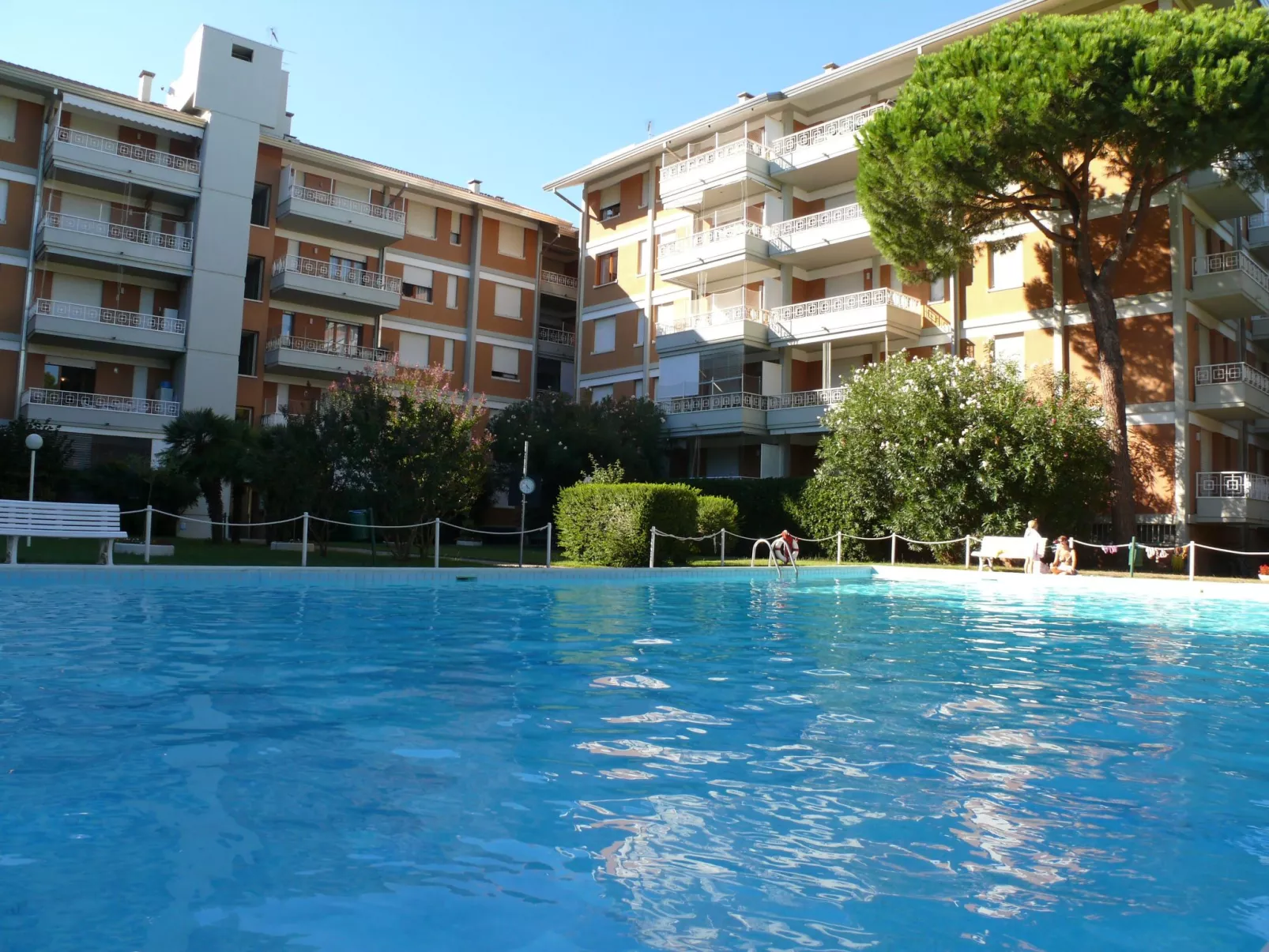 Residence Gardena - Ferienwohnung 11 mit Pool - Draußen