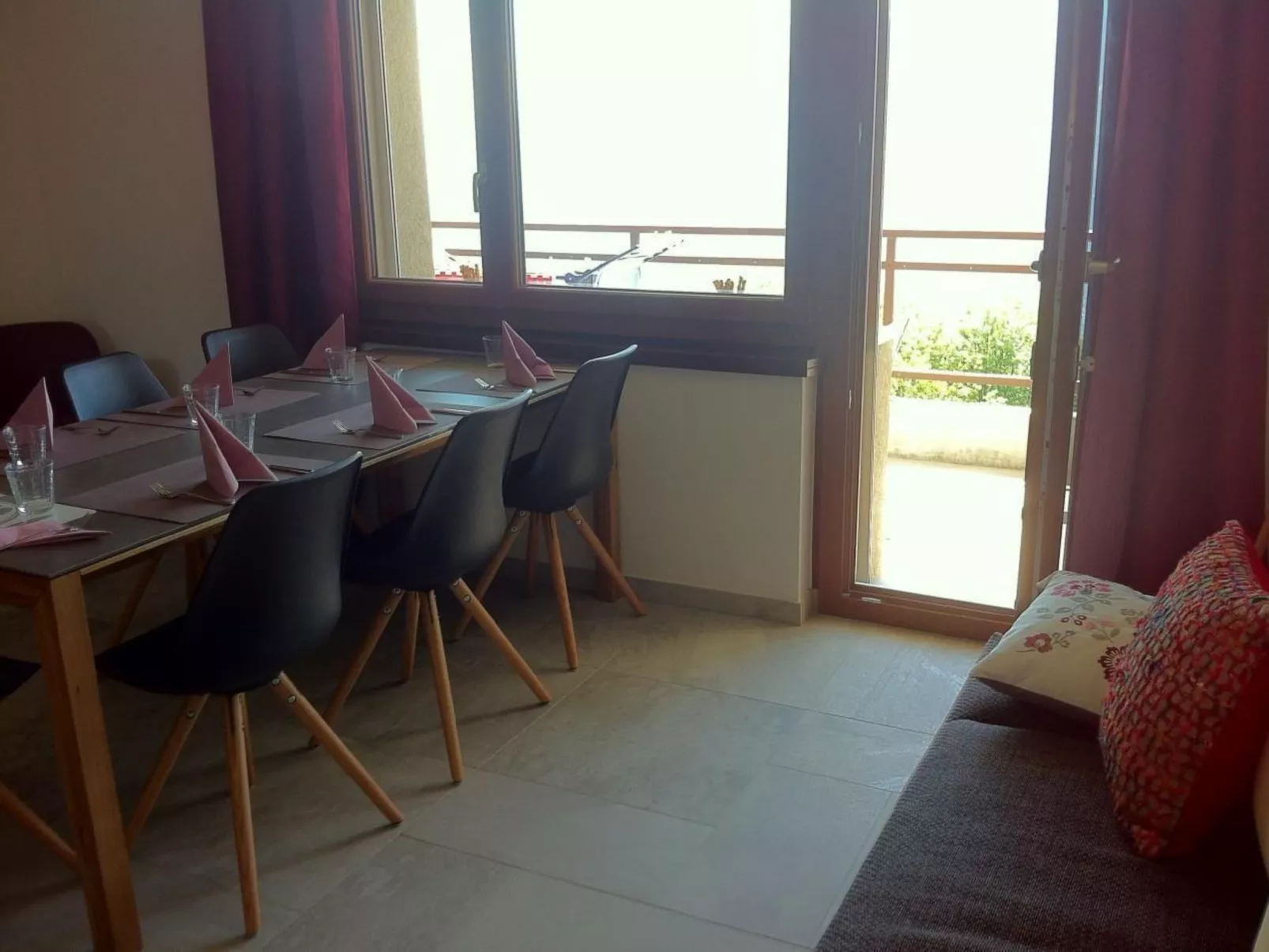 Neue 2 1/2-Zimmer-Ferienwohnung Crans-Montana - Randogne - Drinnen