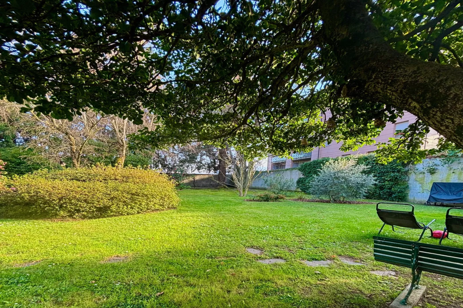 Casa Bellavita - Gardens in summer