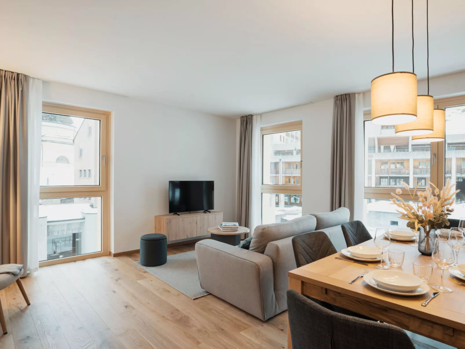 Alpine Apartments, (San Bernardino). - Inside