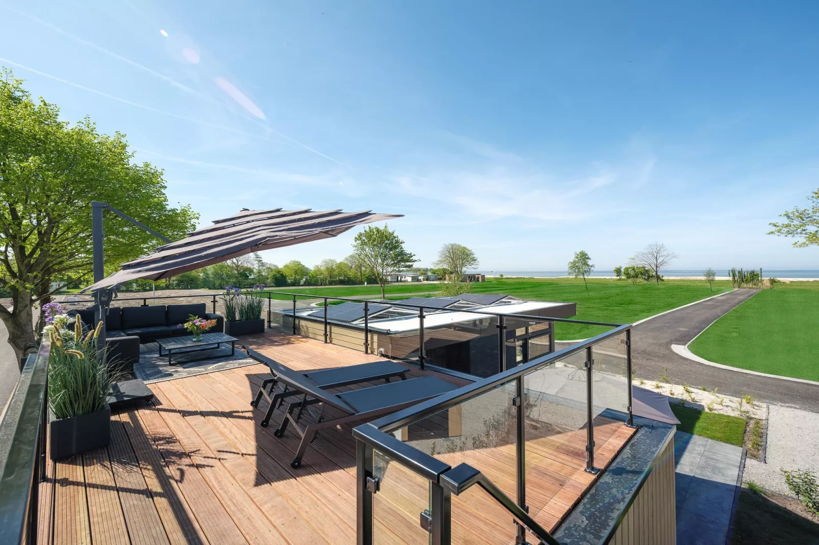 Villa L-Meerzicht | 4 pers. Roof Terrace - Terrace balcony
