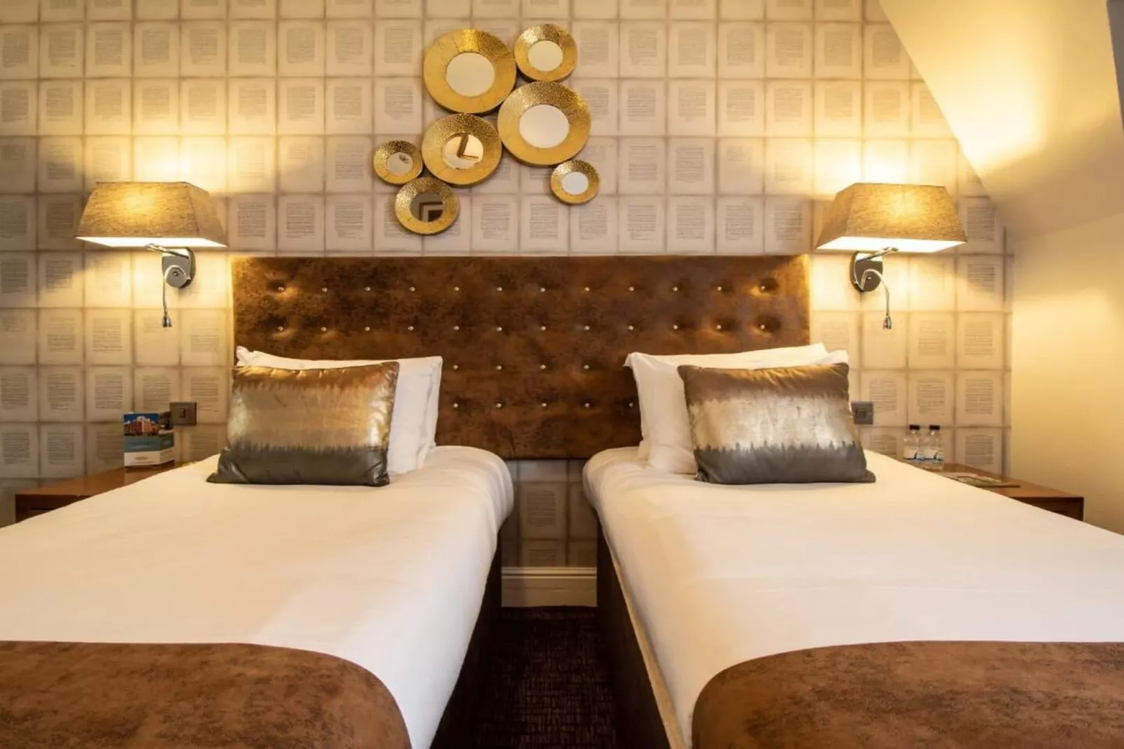 Standard Twin Room - Schlafzimmer