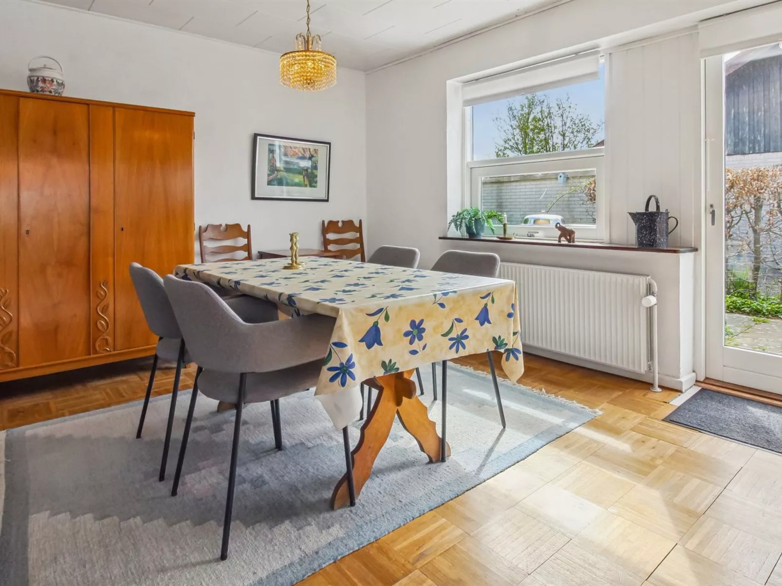 "Magh" - 9.8km from the sea - Inside