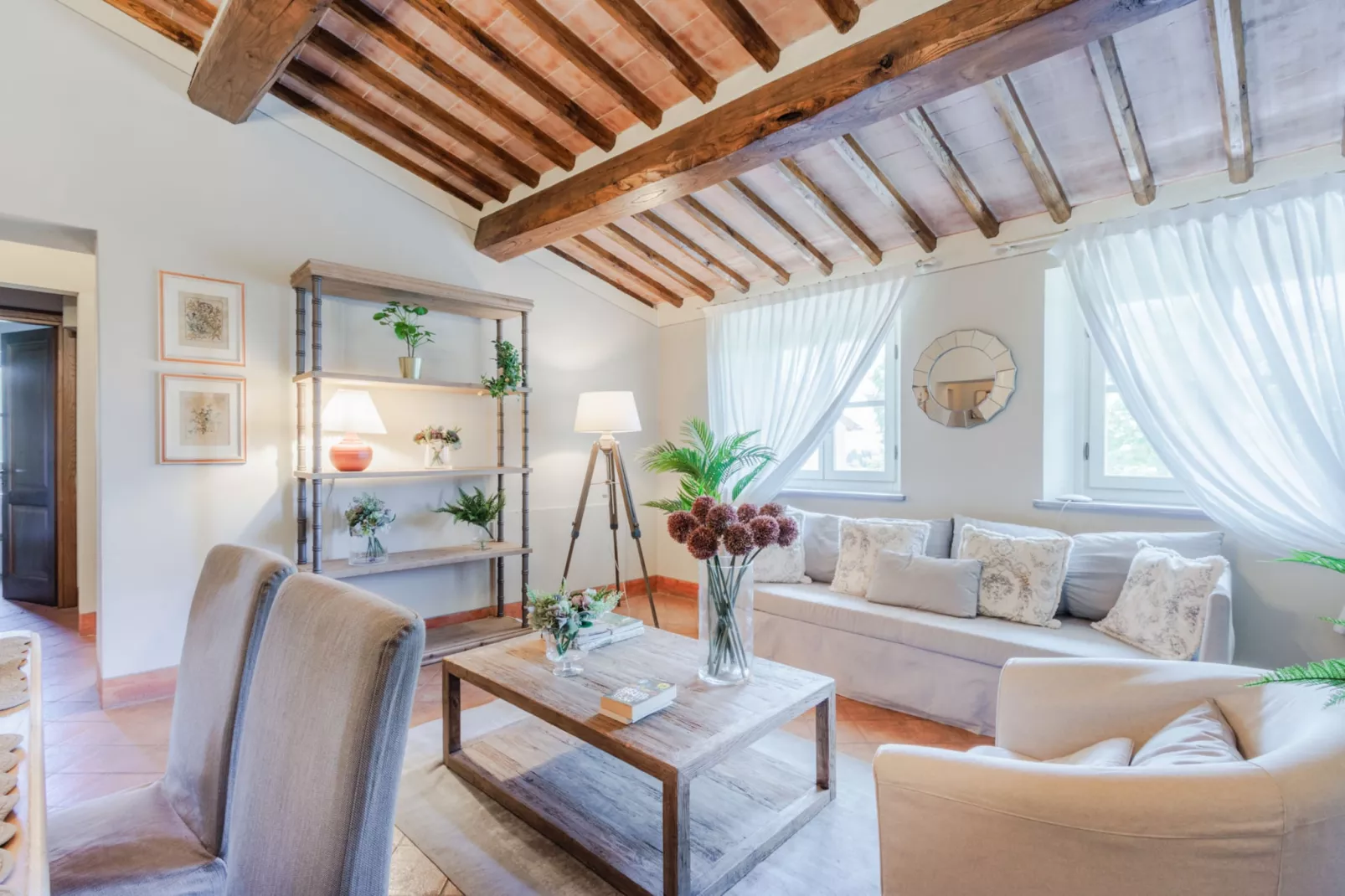 Maria Farmhouse Apartment in Wine Resort in Lucca - Wohnzimmer