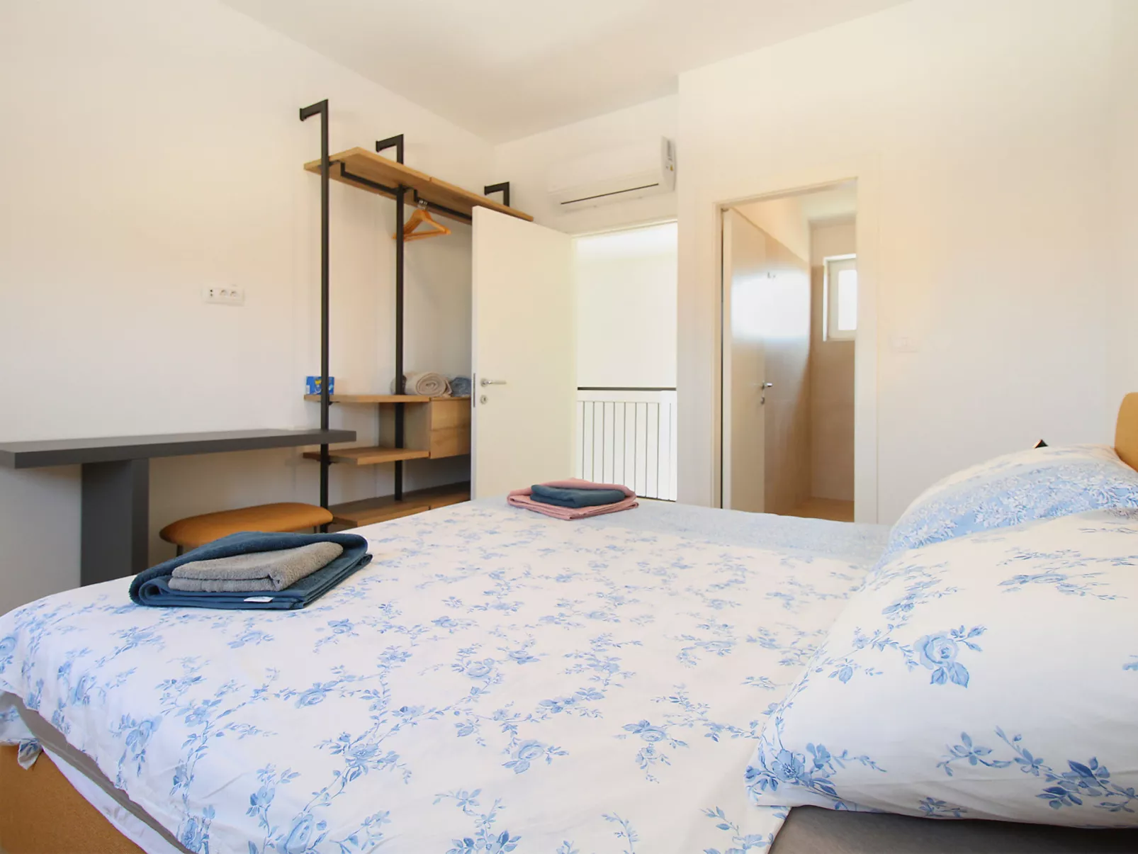 House 2351 - Dedans