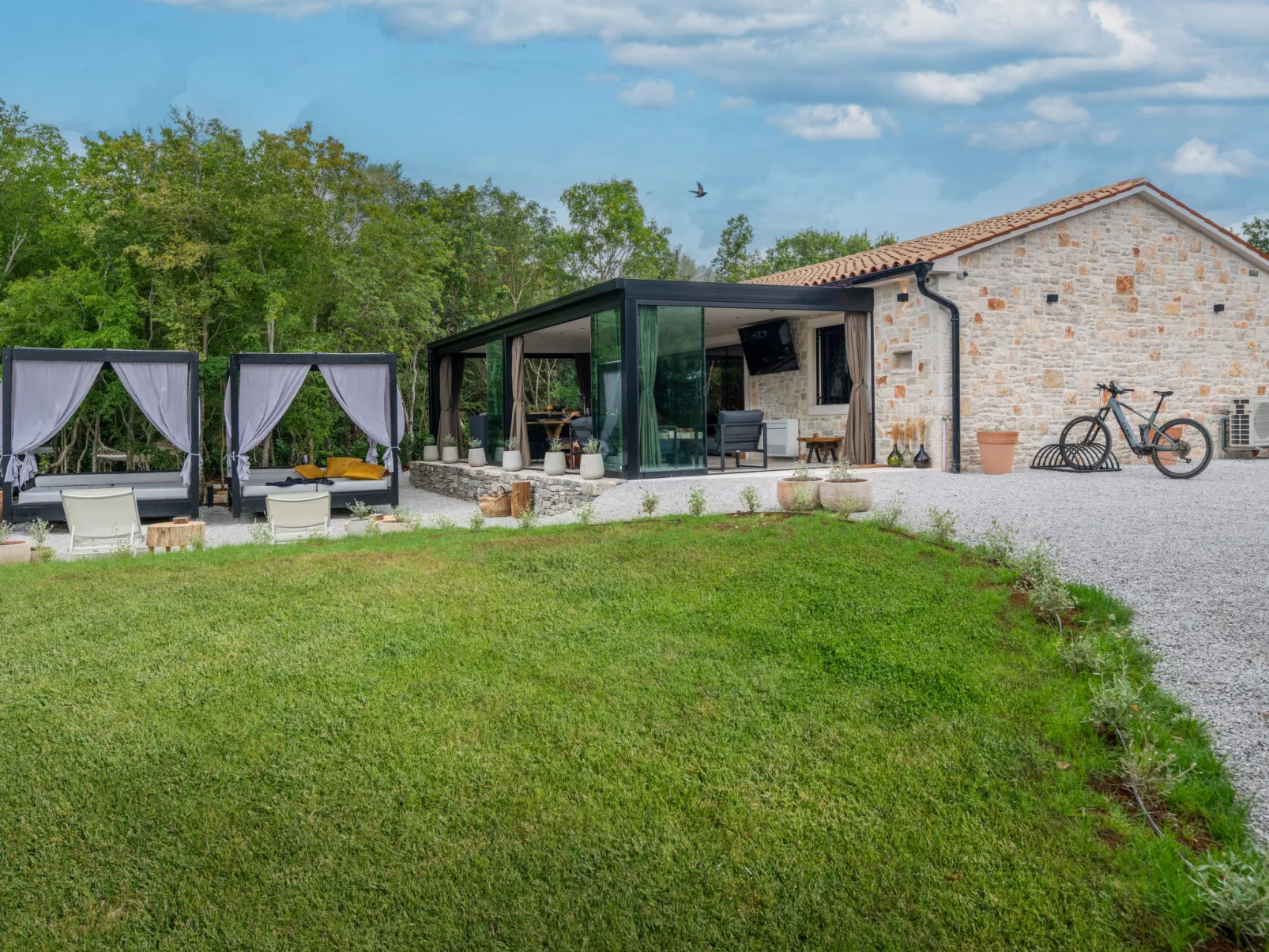 House 2363 - Outside