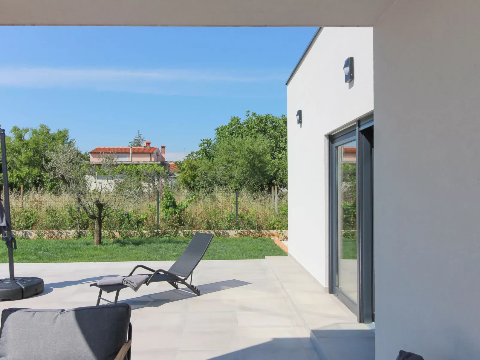 Villa Esire - Outside