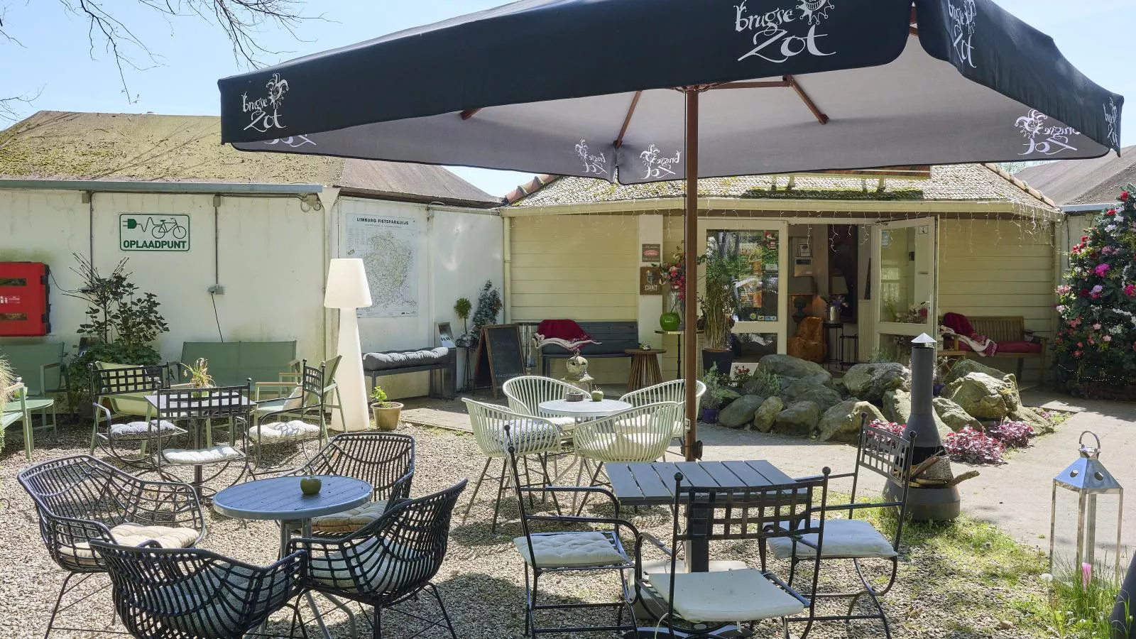 Le Petit Bois - Parkeinrichtungen