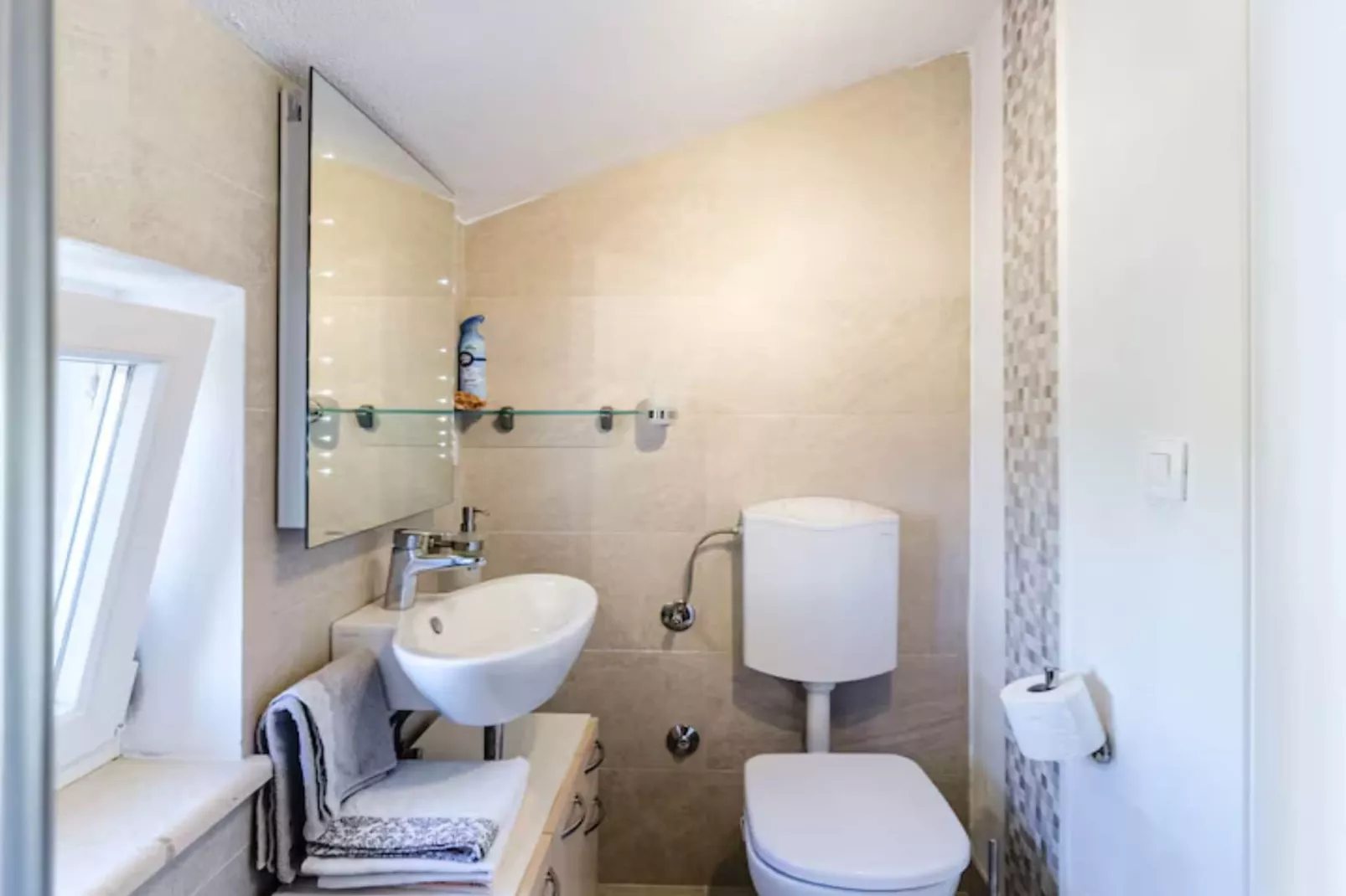 Holiday home House of the Sun - Three Bedroom Holiday Home with Pool - Badezimmer