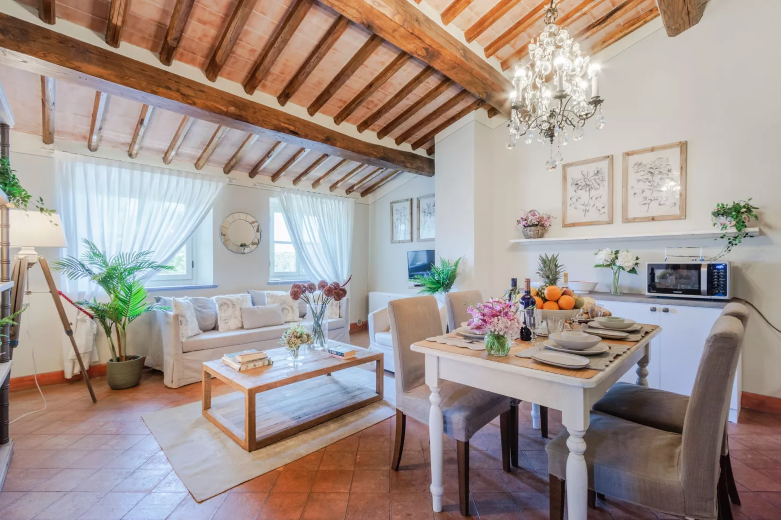 Maria Farmhouse Apartment in Wine Resort in Lucca - Wohnzimmer
