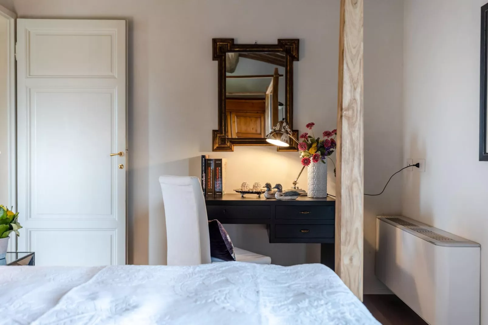 Il Conte Farmhouse Retreat - Bedroom